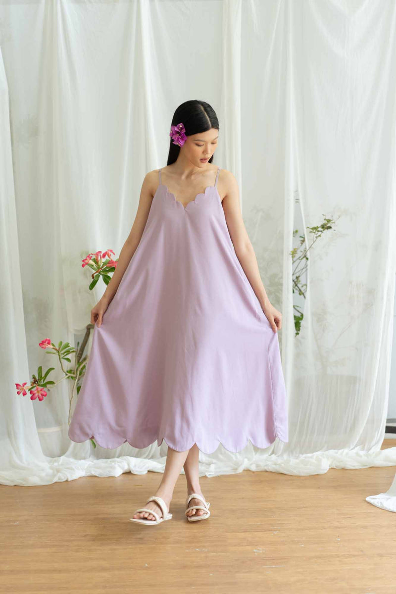 Pesisir Scallop Dress