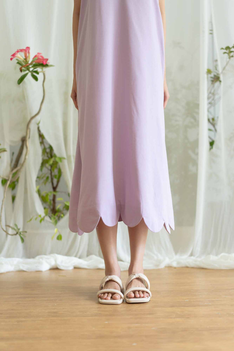 Pesisir Scallop Dress