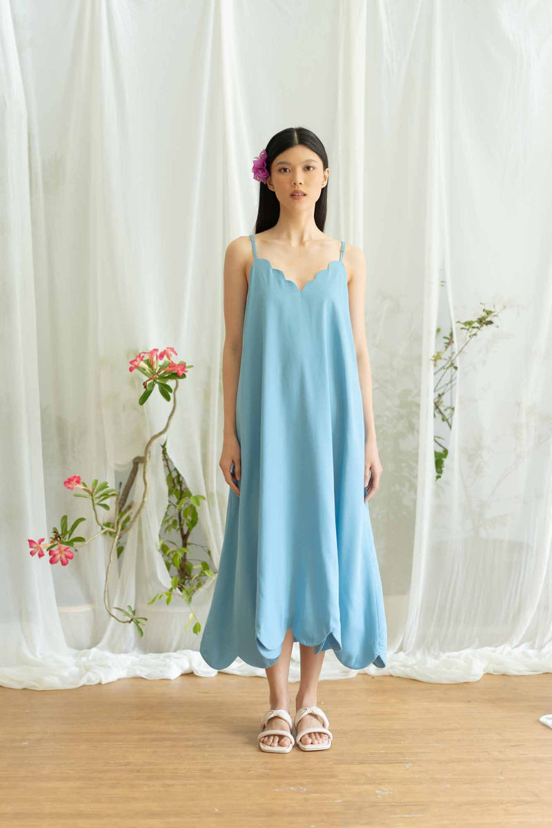 Pesisir Scallop Dress