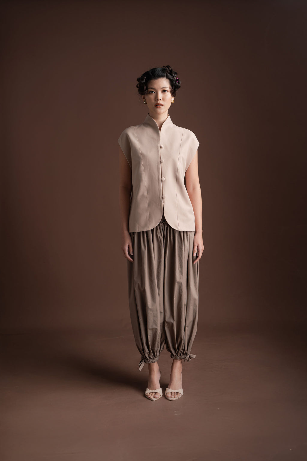 Senandika Kebaya Top in Mocha