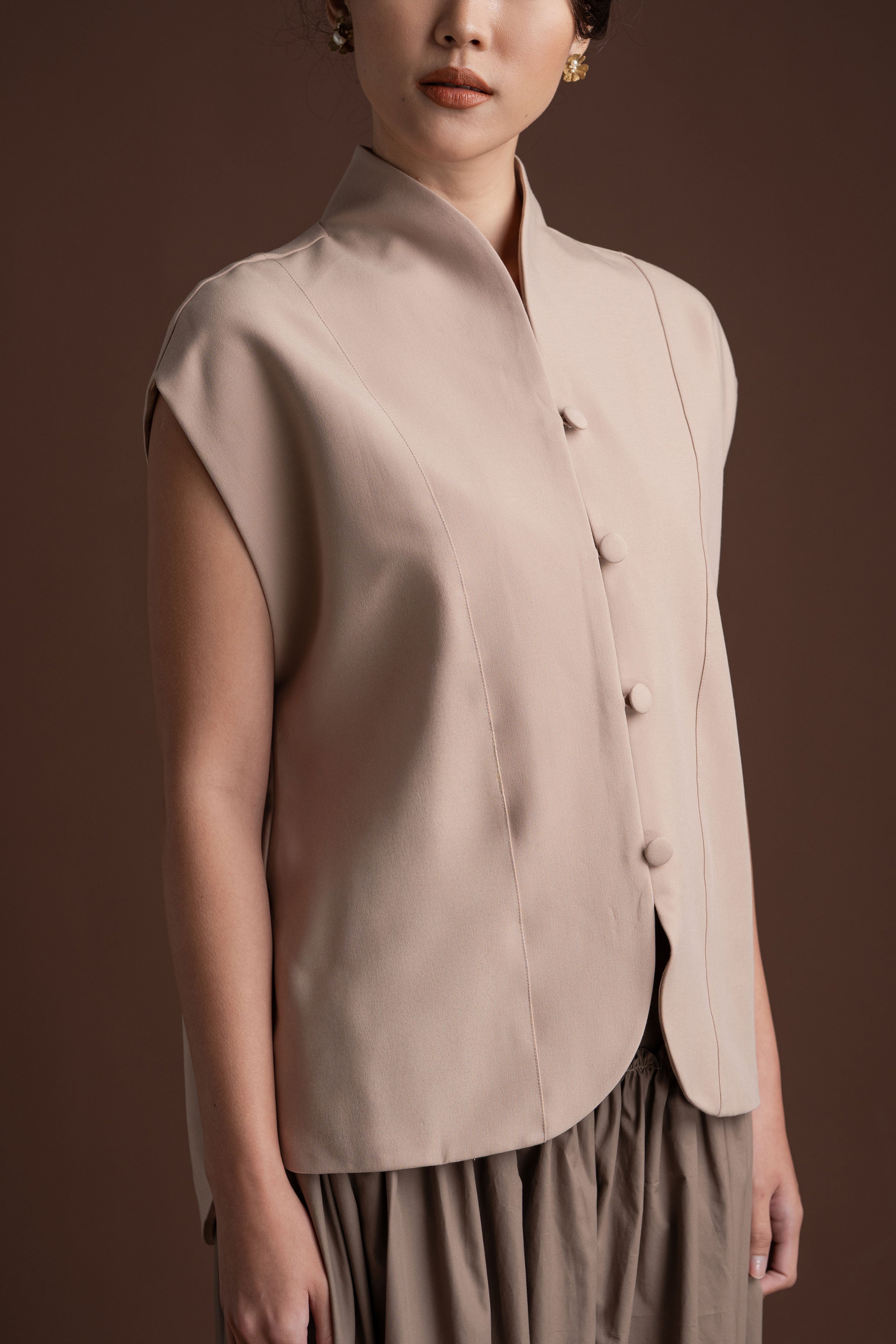 Senandika Kebaya Top in Mocha (Ready shipment date 5-12 March 2026)