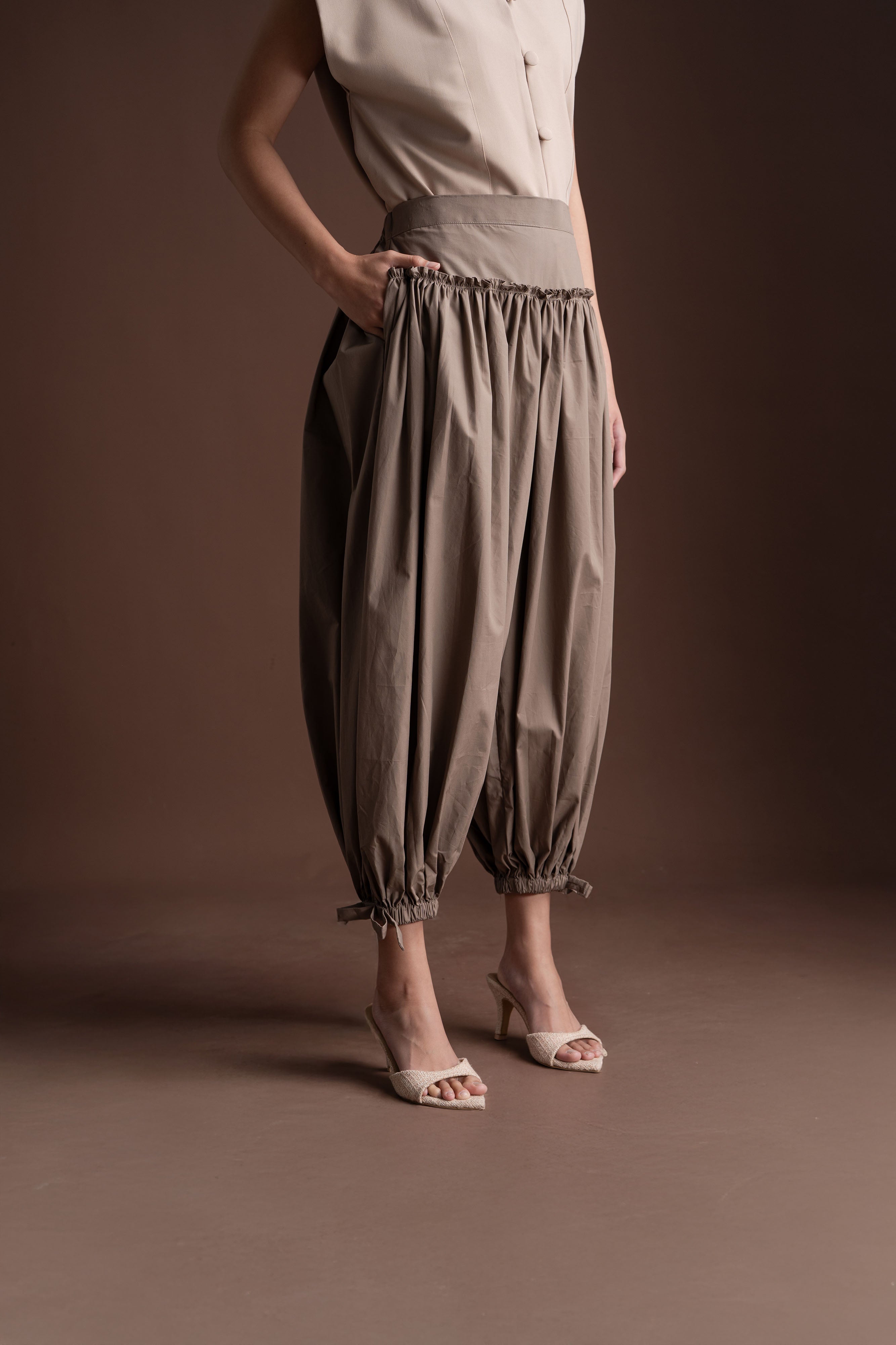 Senandika Rengkuh Pants in Dusty Brown