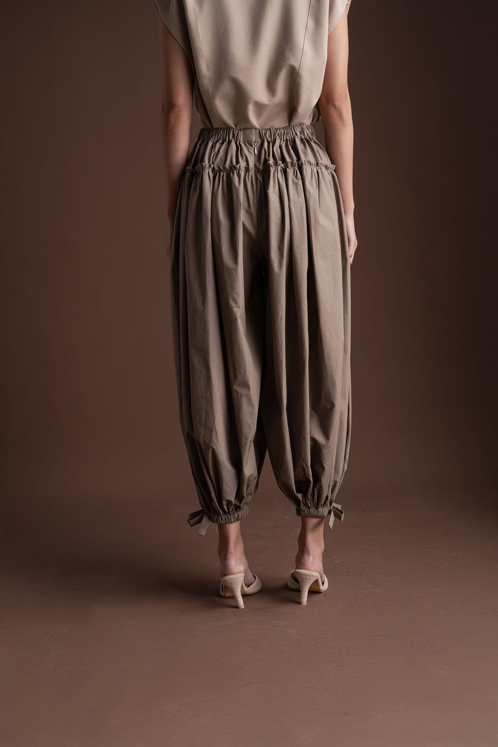 Senandika Rengkuh Pants in Dusty Brown