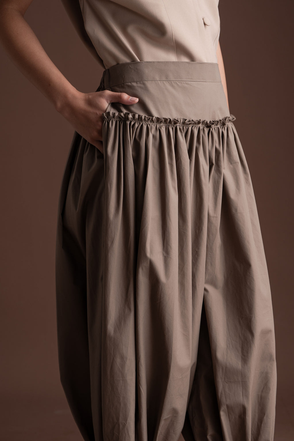 Senandika Rengkuh Pants in Dusty Brown