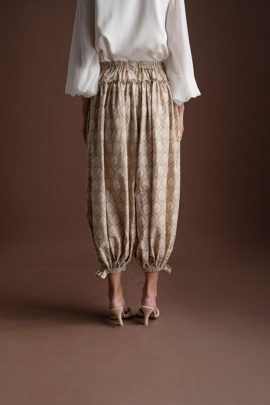 Senandika Rengkuh Pattern Pants in Cream