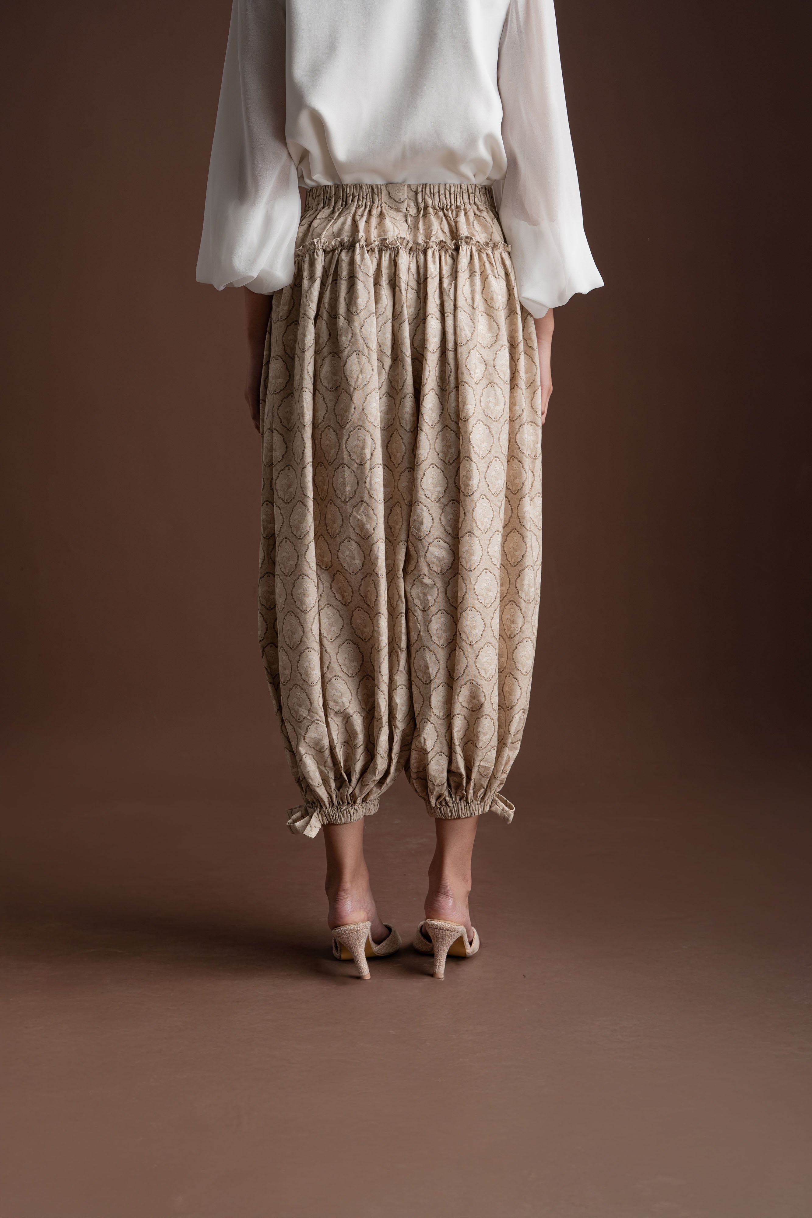 Senandika Rengkuh Pattern Pants in Cream