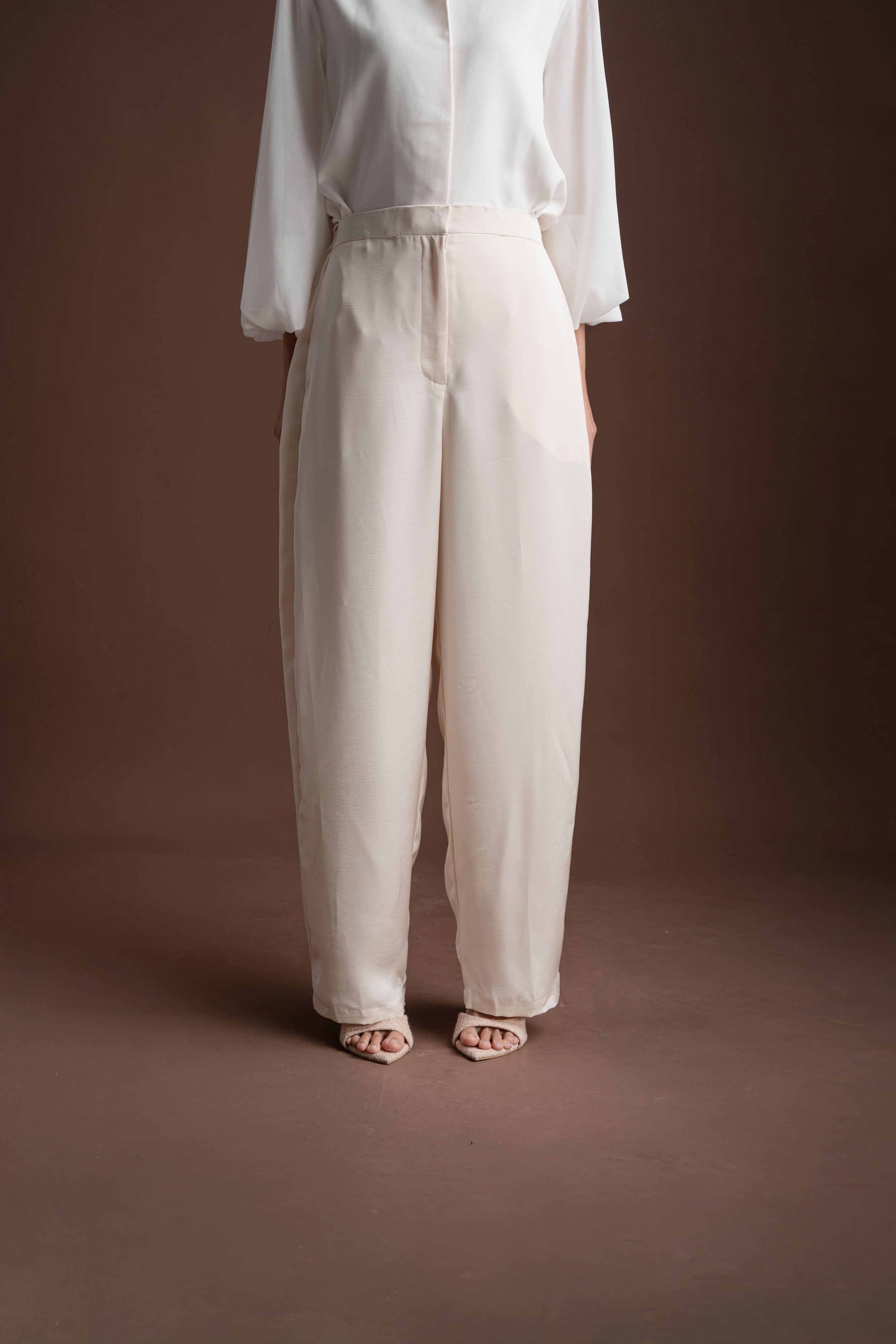 Senandika Bayu Trousers in Buttermilk