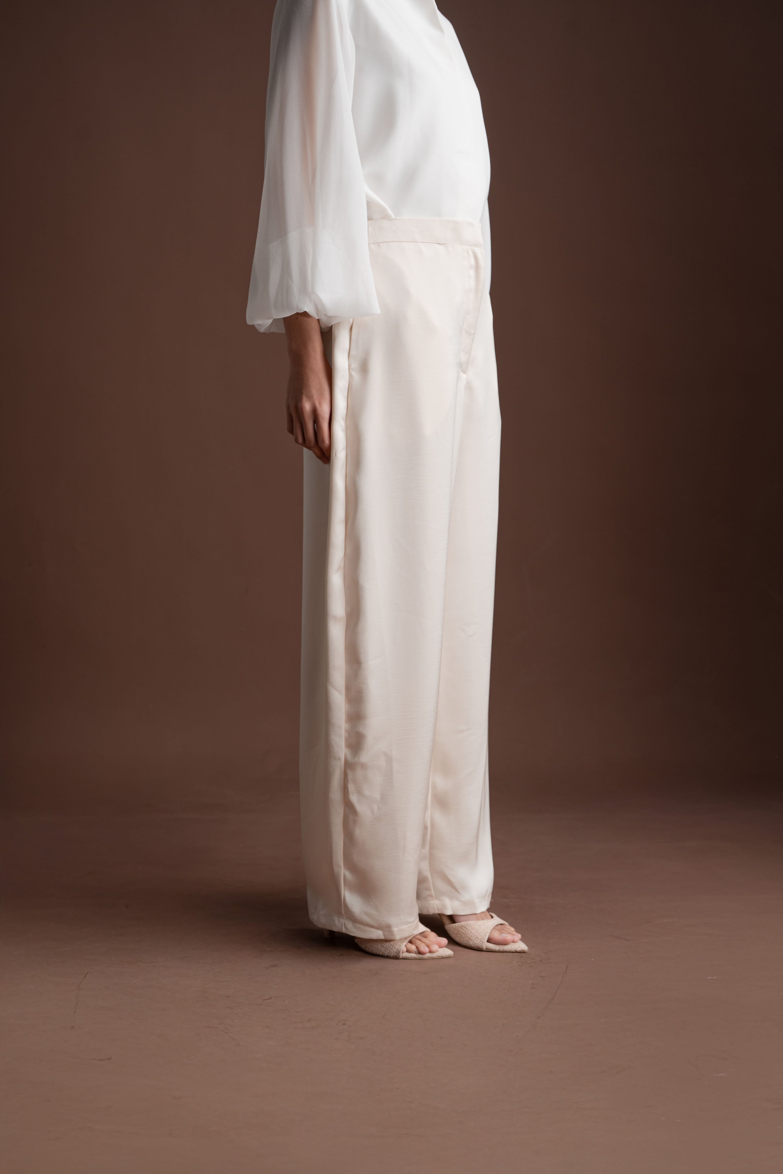 Senandika Bayu Trousers in Buttermilk