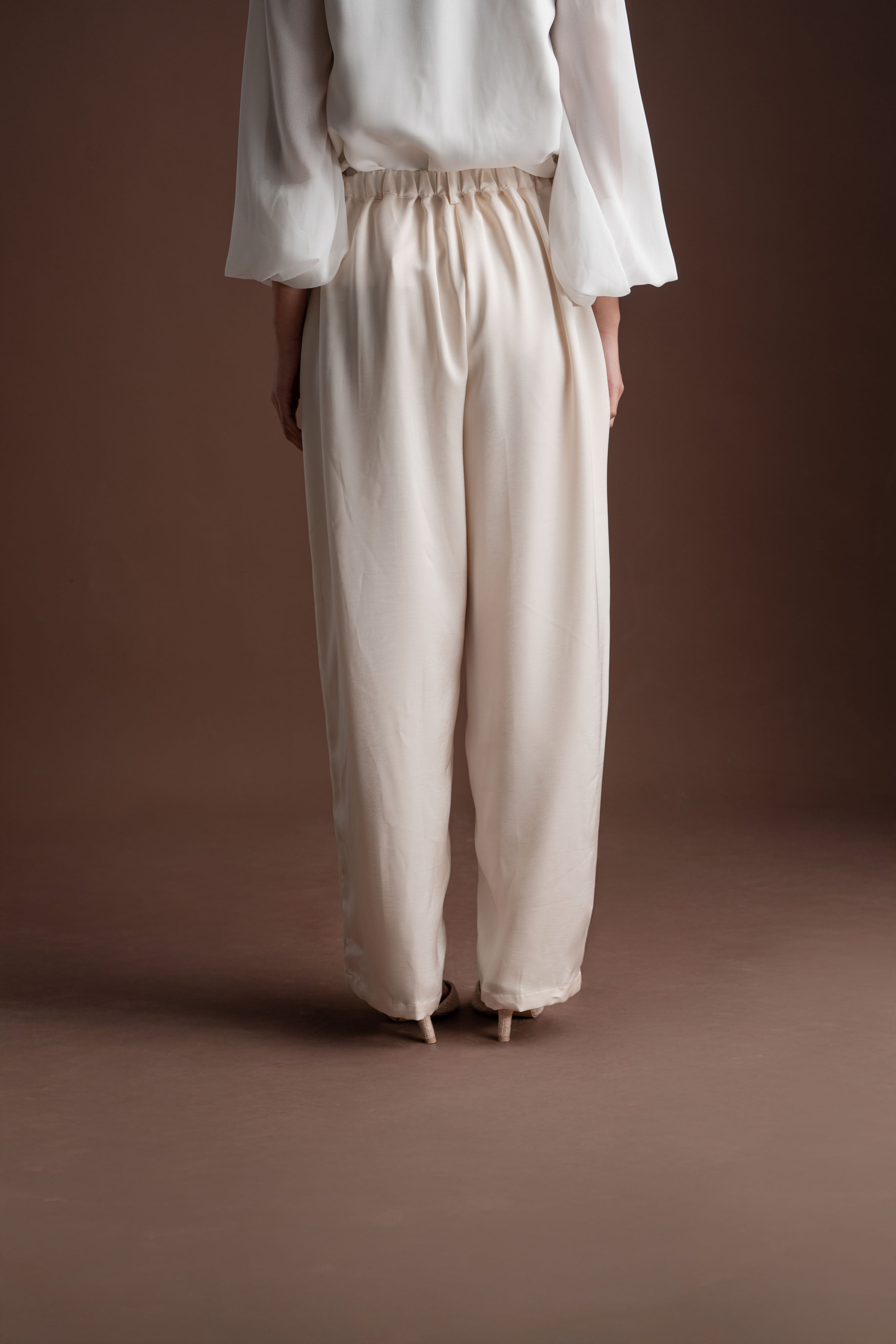 Senandika Bayu Trousers in Buttermilk