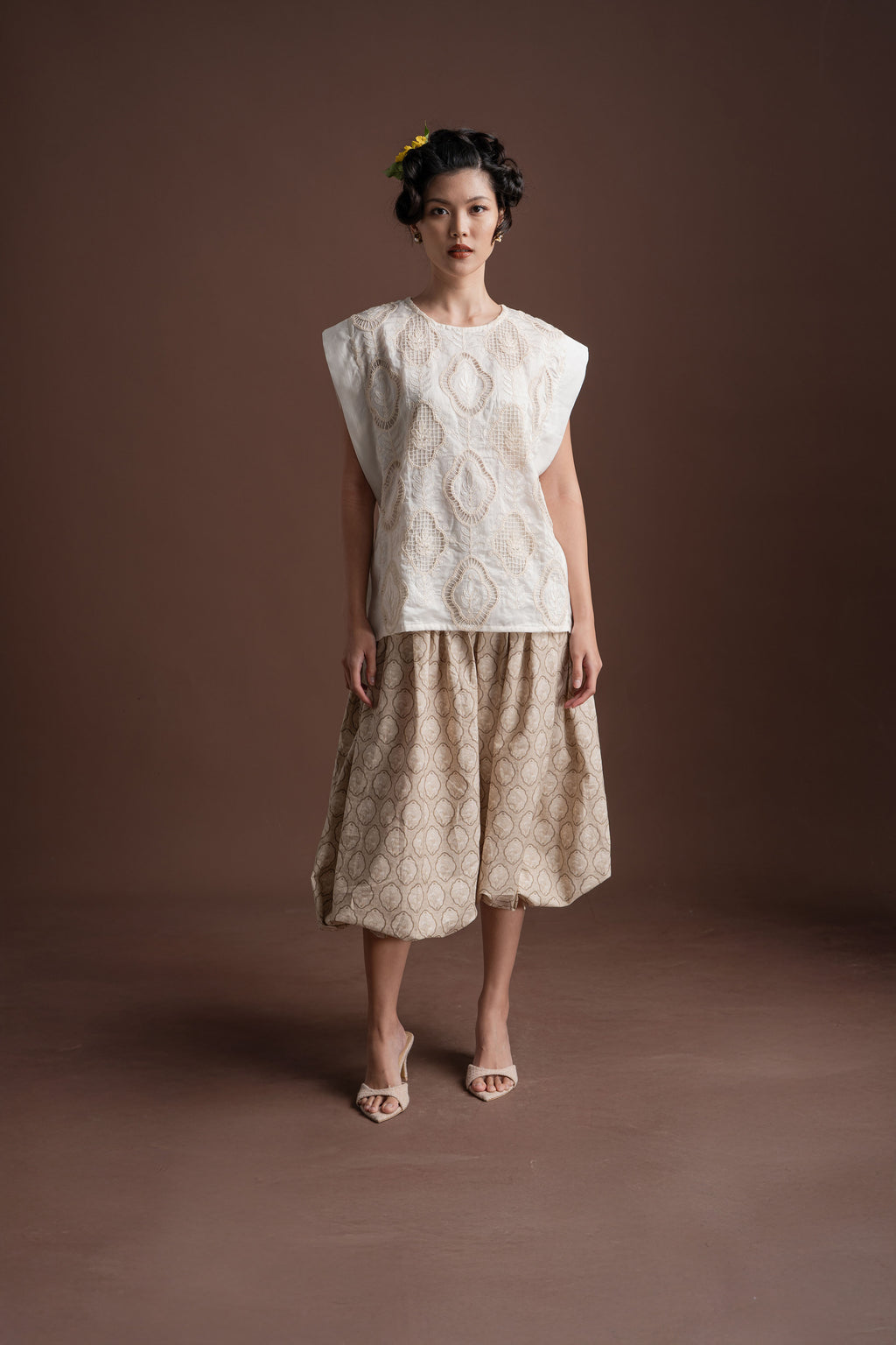 Senandika Aksa Vest in Buttermilk