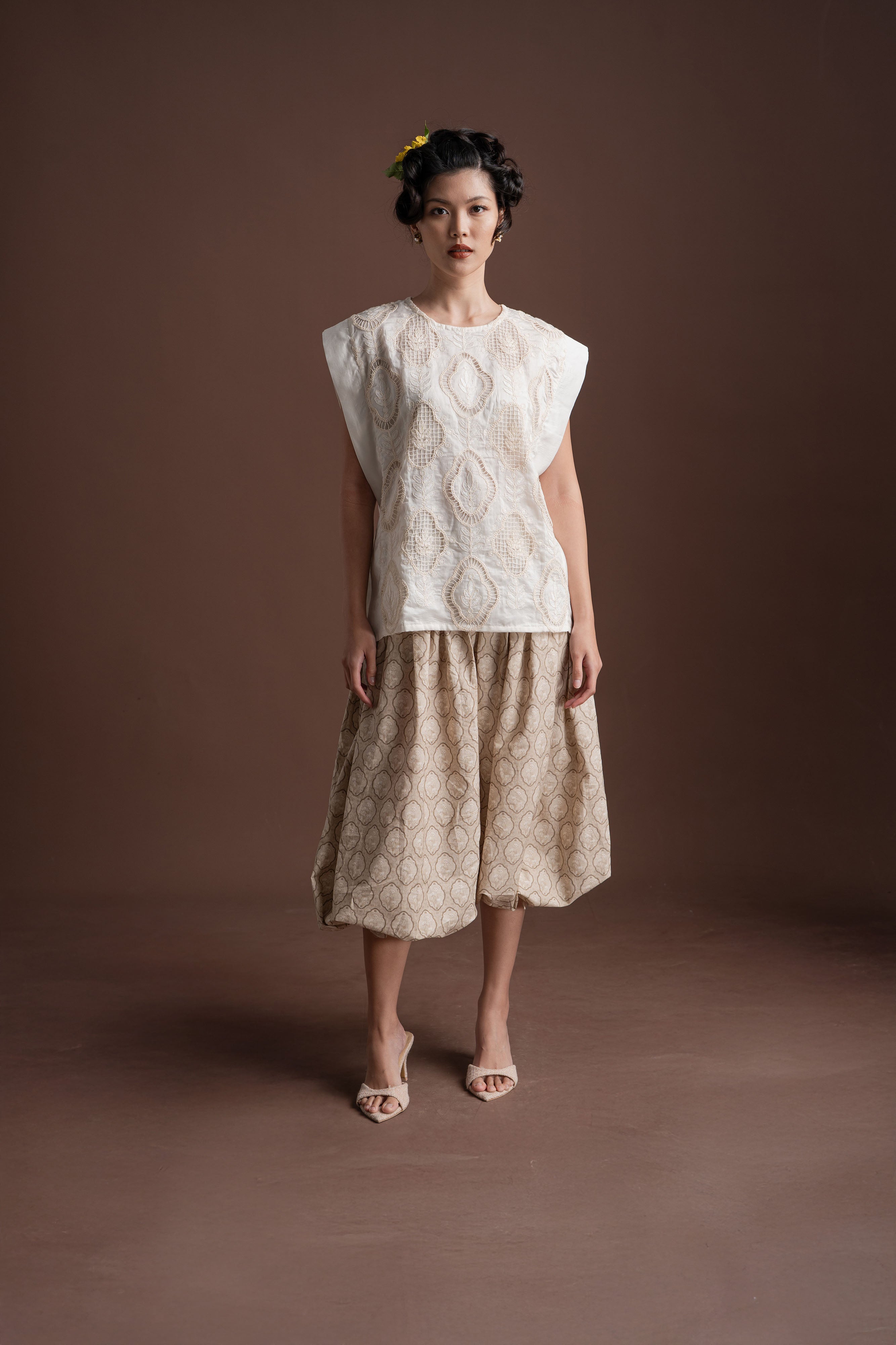 Senandika Aksa Vest in Buttermilk