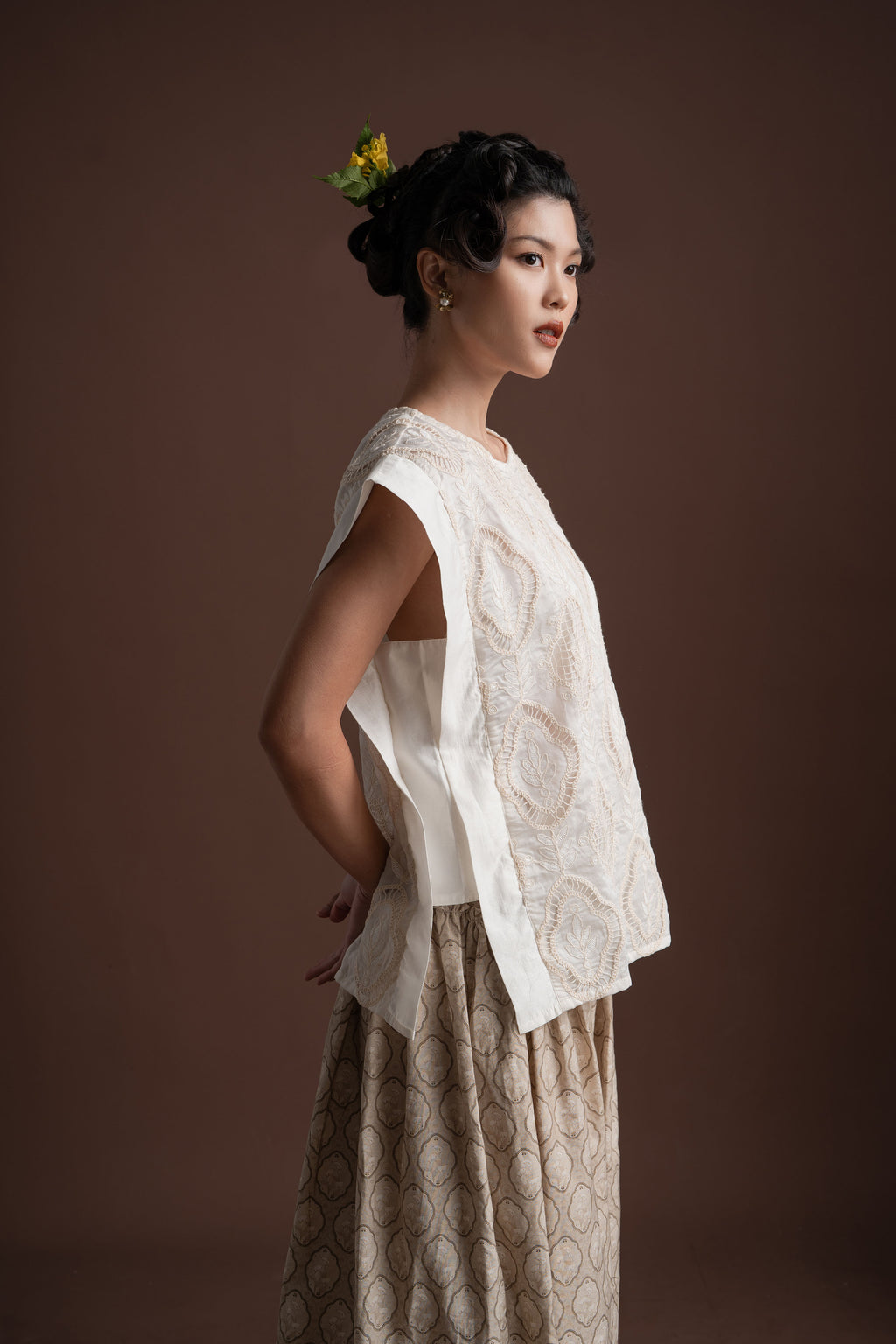 Senandika Aksa Vest in Buttermilk