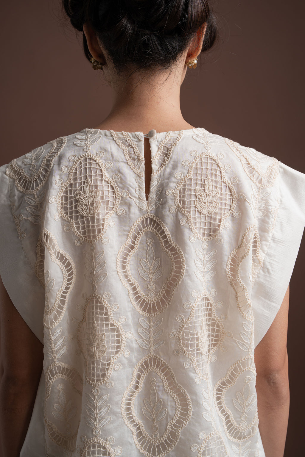 Senandika Aksa Vest in Buttermilk
