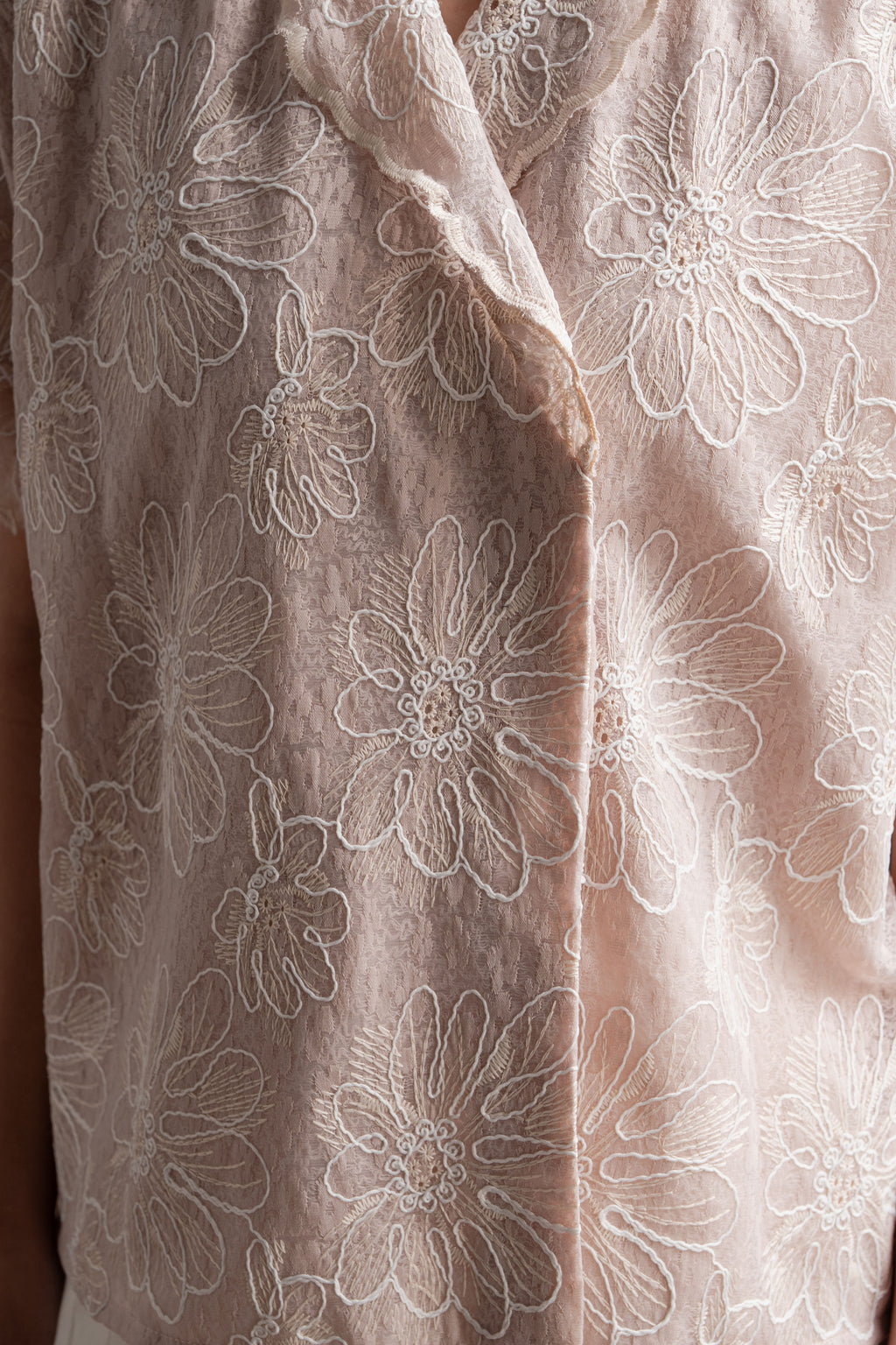 Senandika Pias Top in Hey Baby