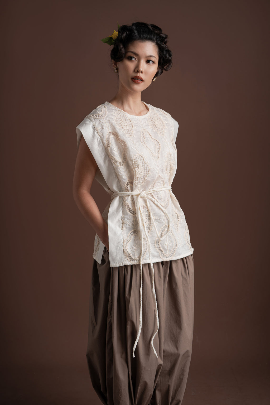 Senandika Aksa Vest in Buttermilk