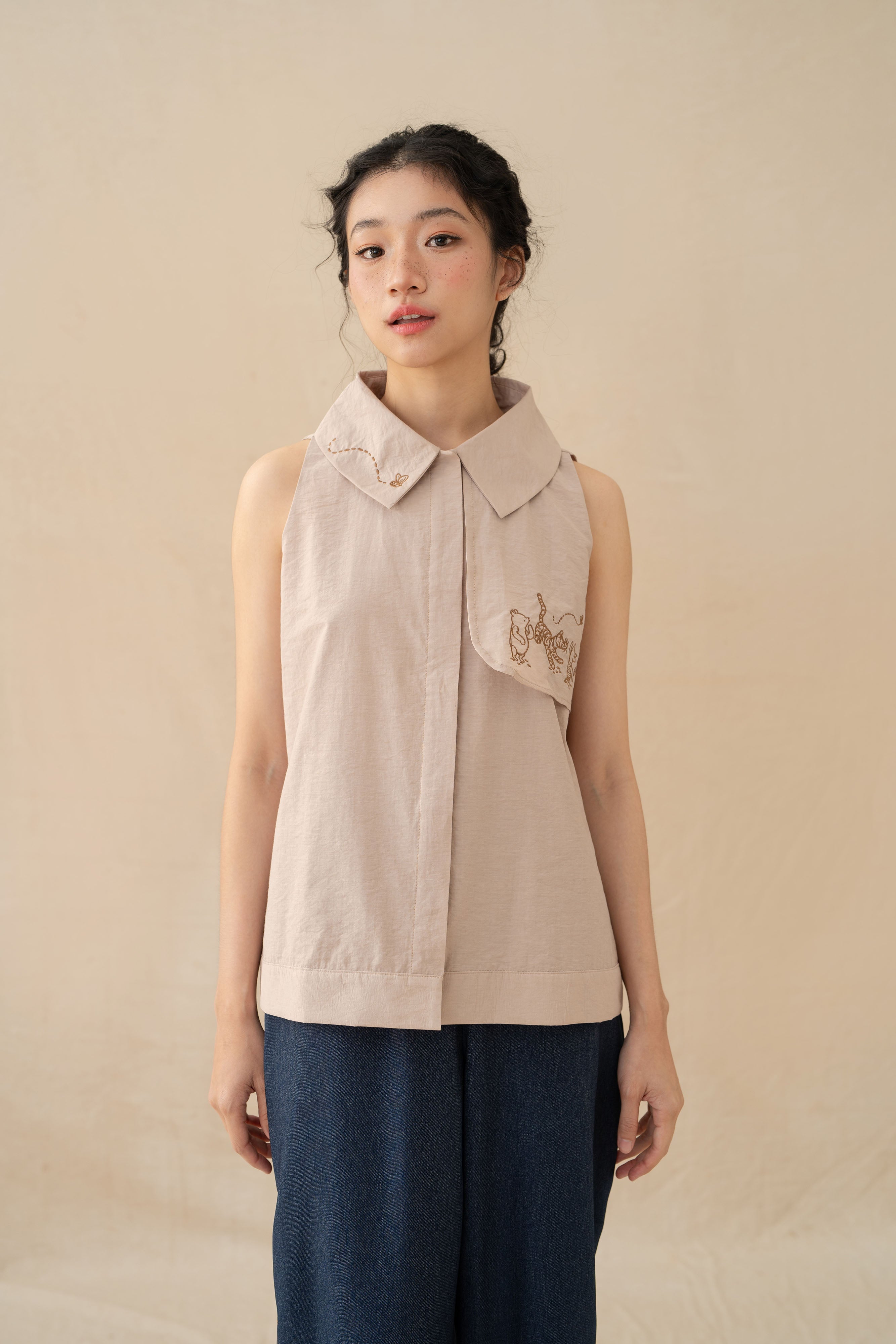 WTP Embroidery Sleeveless Top in Sand