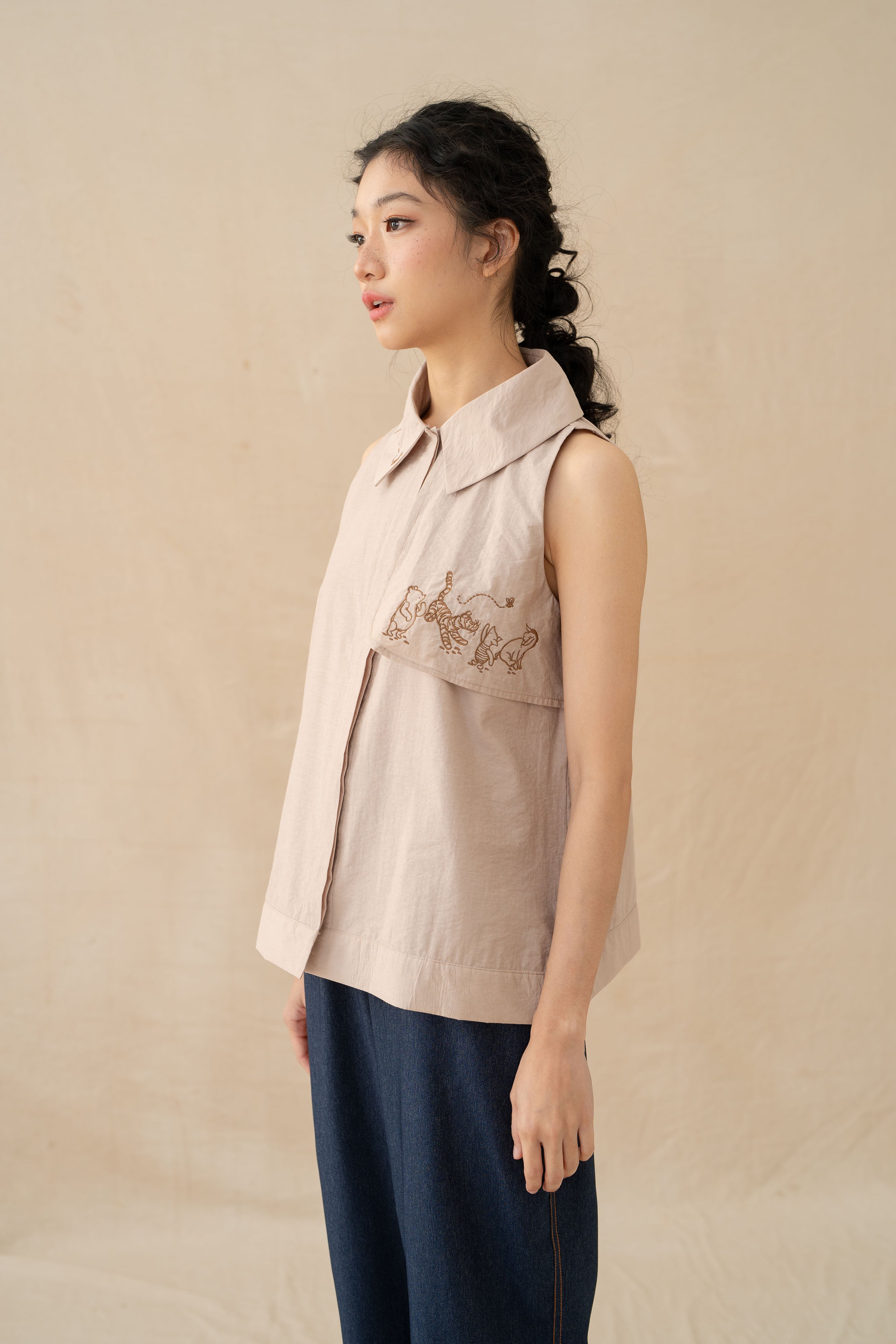 WTP Embroidery Sleeveless Top in Sand