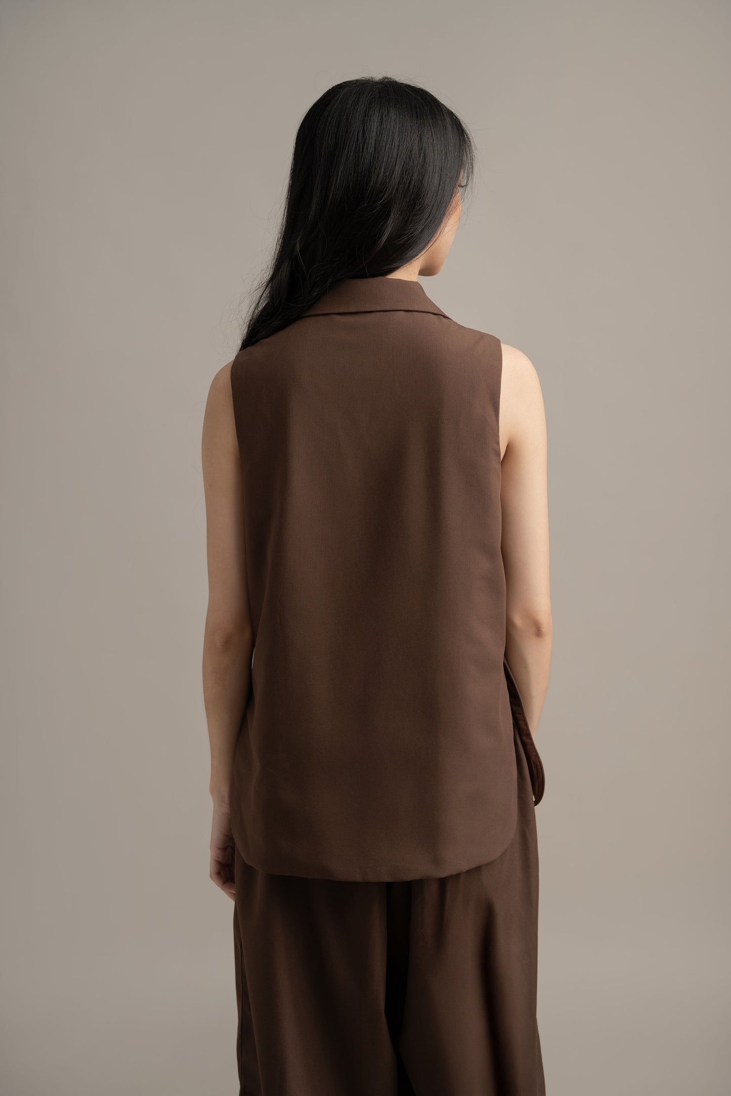 Cinderella Embroidery Vest In Toffee