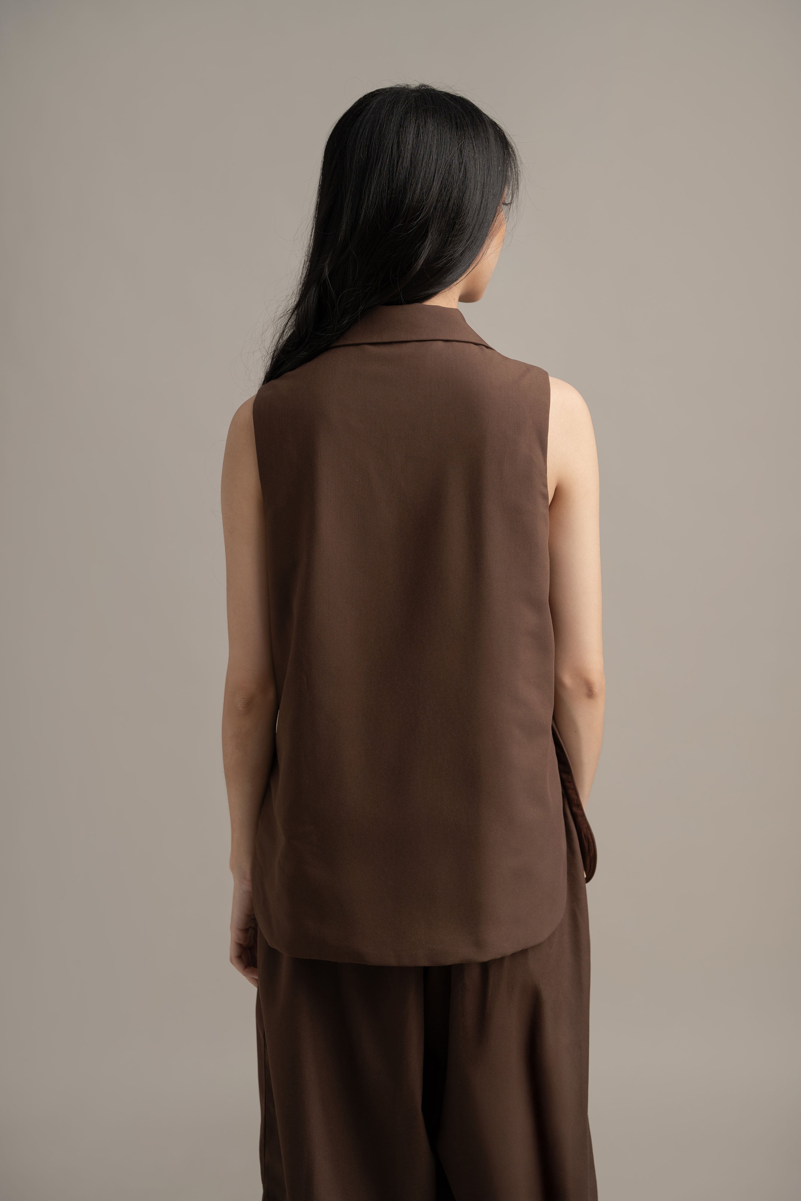 Cinderella Embroidery Vest In Toffee