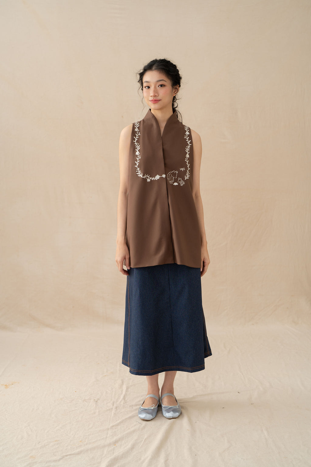 WTP Embroidery High Neck Top in Dark Brown