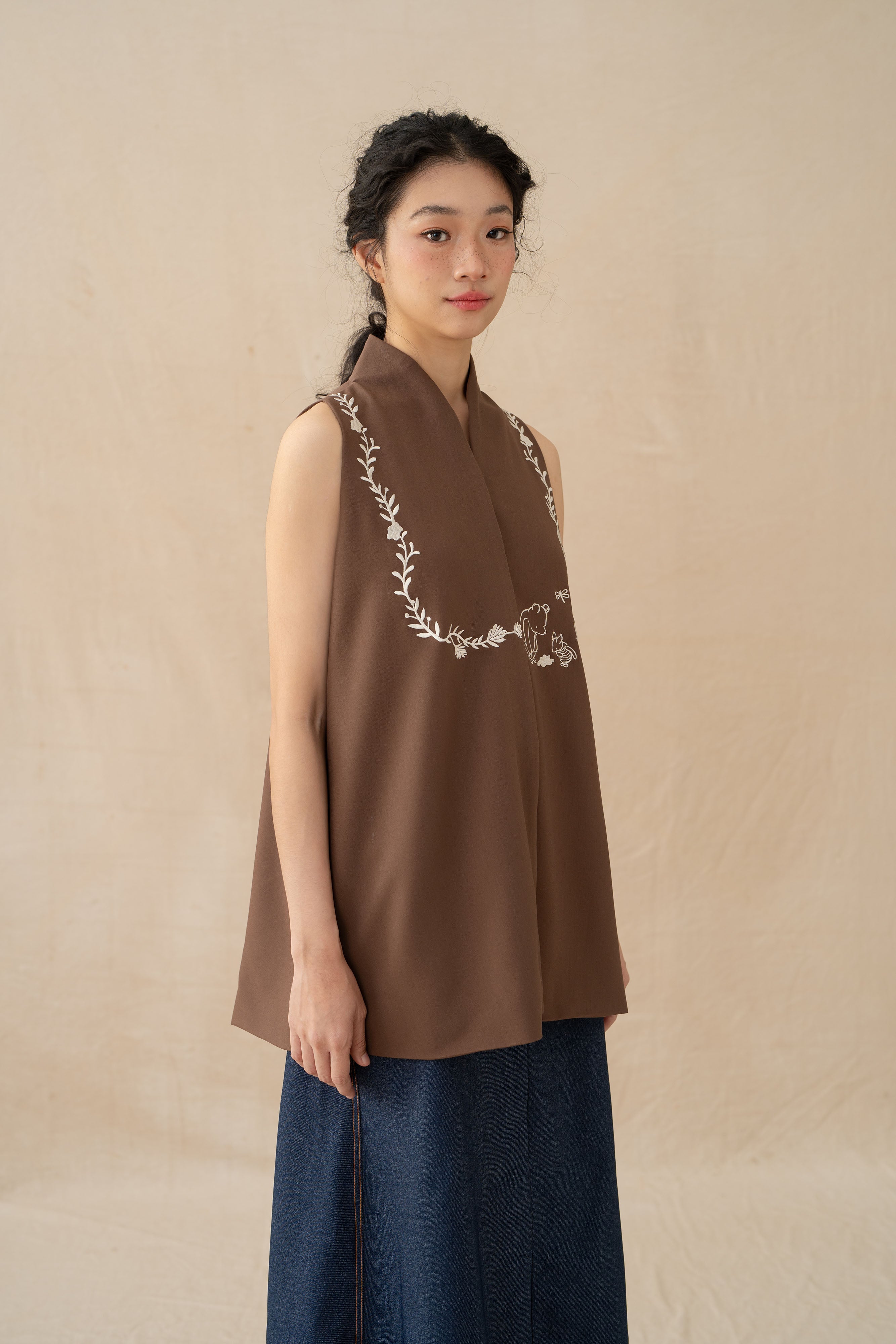 WTP Embroidery High Neck Top in Dark Brown