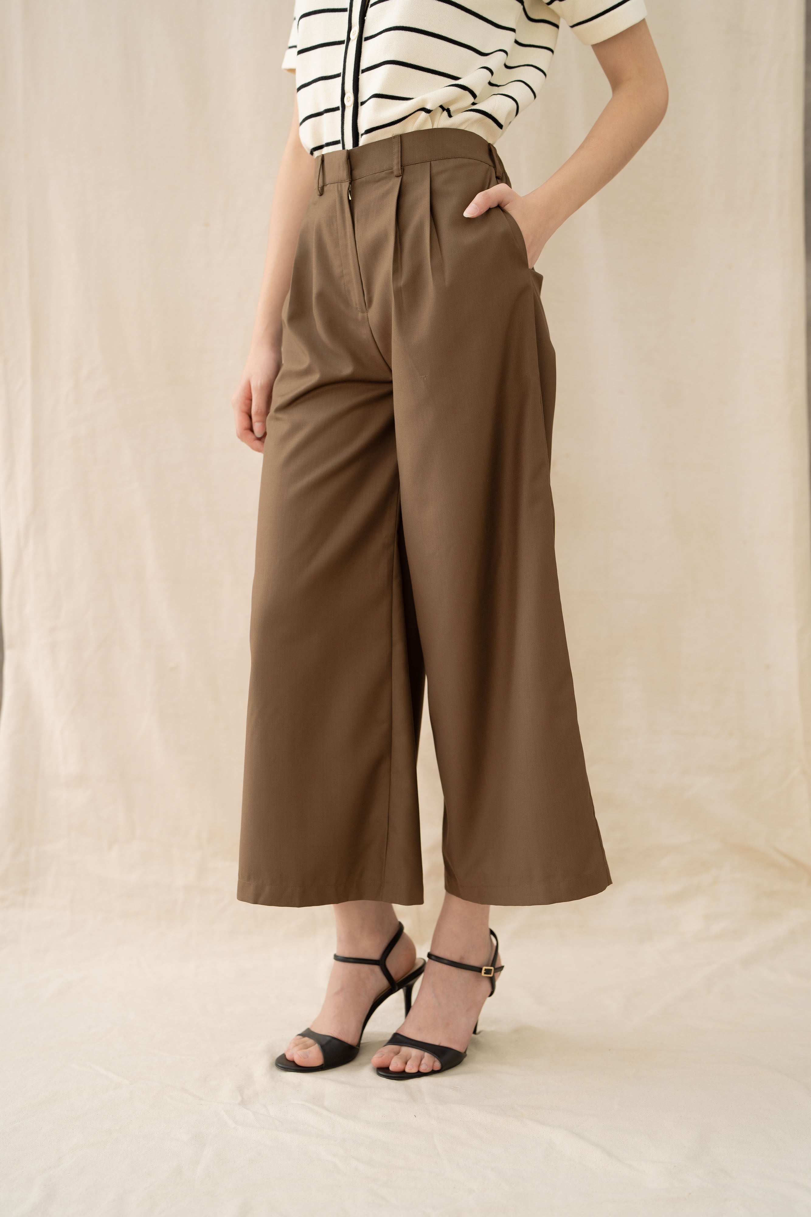 Essence Flare Pants