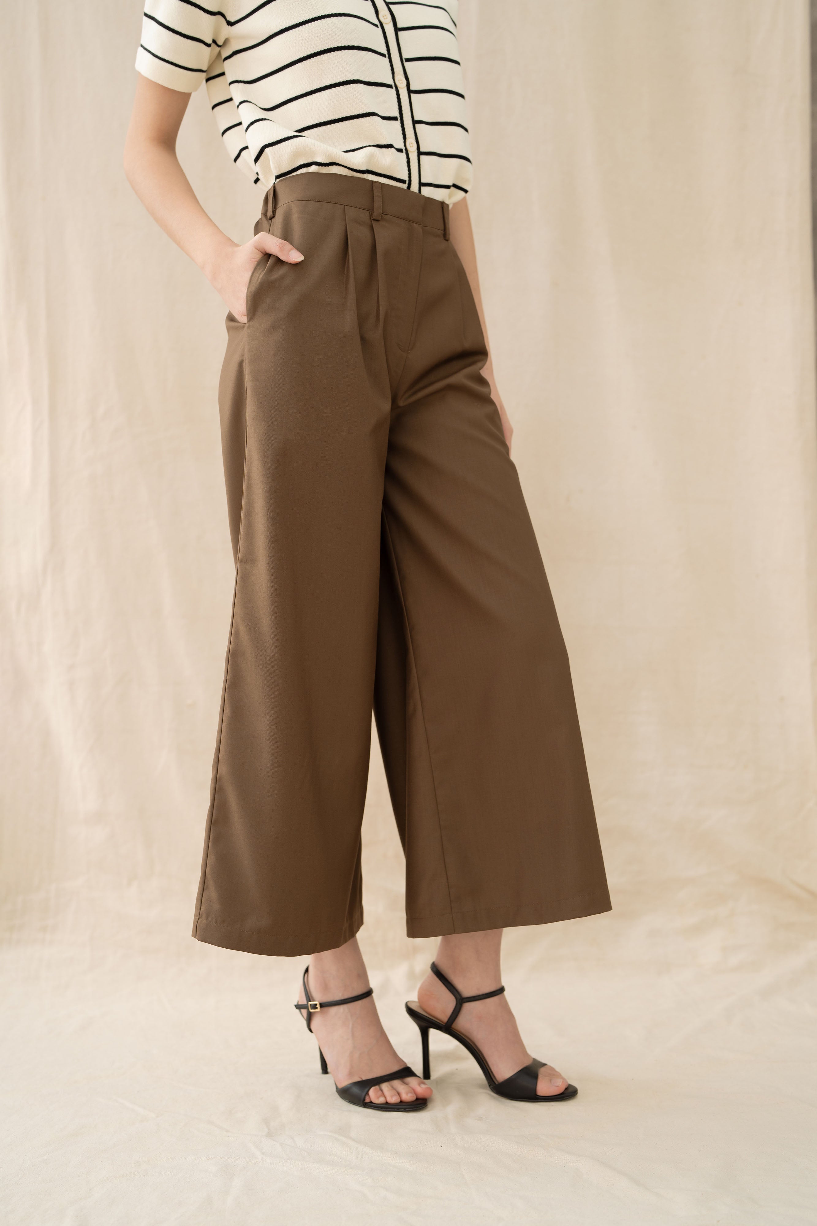 Essence Flare Pants