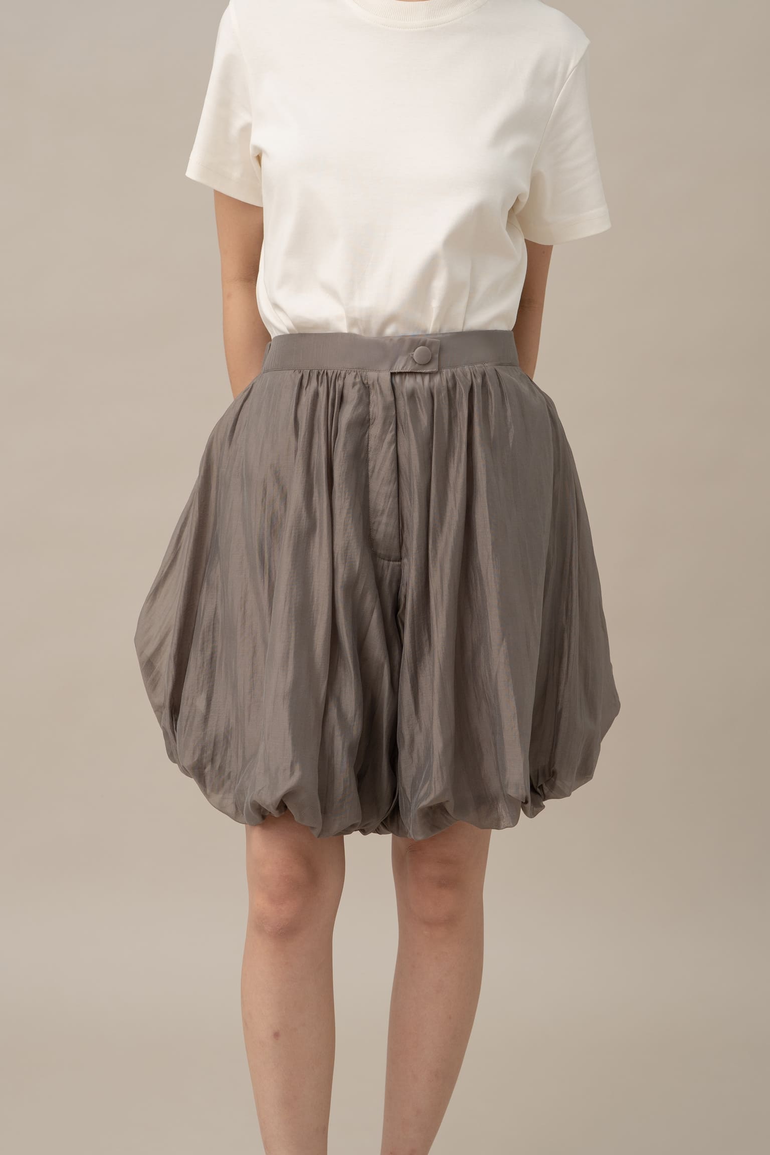 DA Puff Shorts in Gray