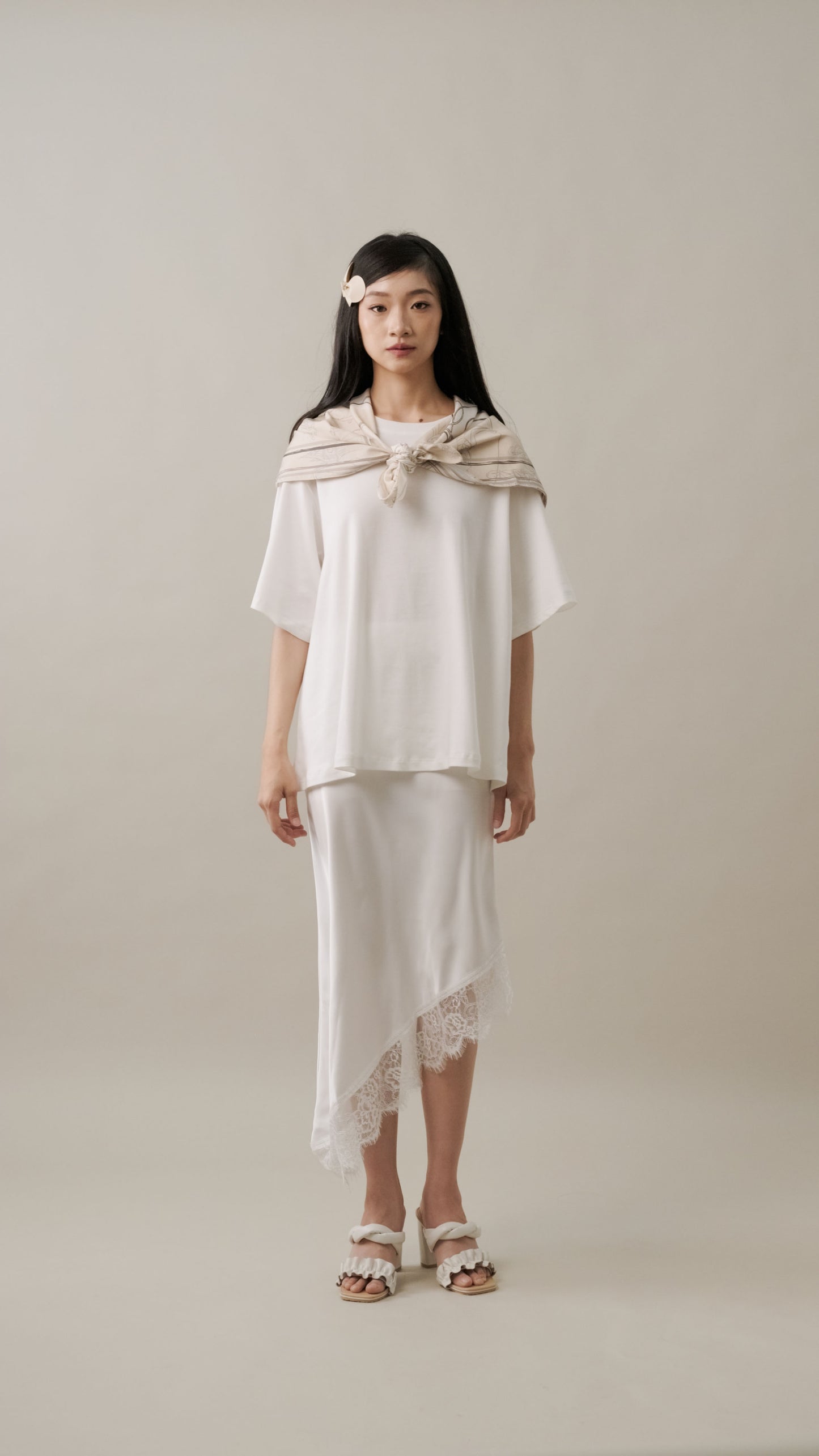 Cinderella Oversized T-Shirt With Scarf In Buttermilk