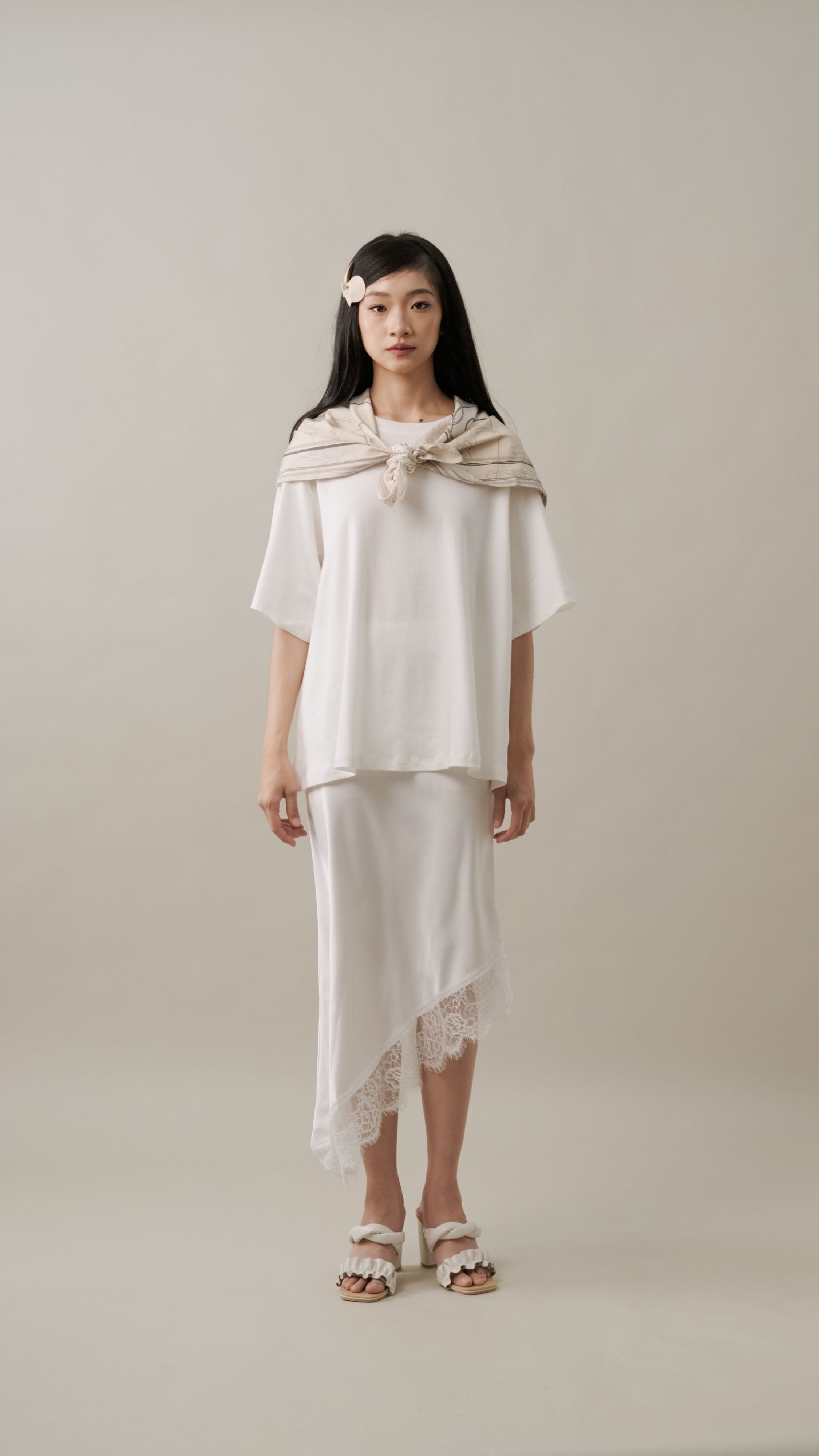 Cinderella Oversized T-Shirt With Scarf In Buttermilk