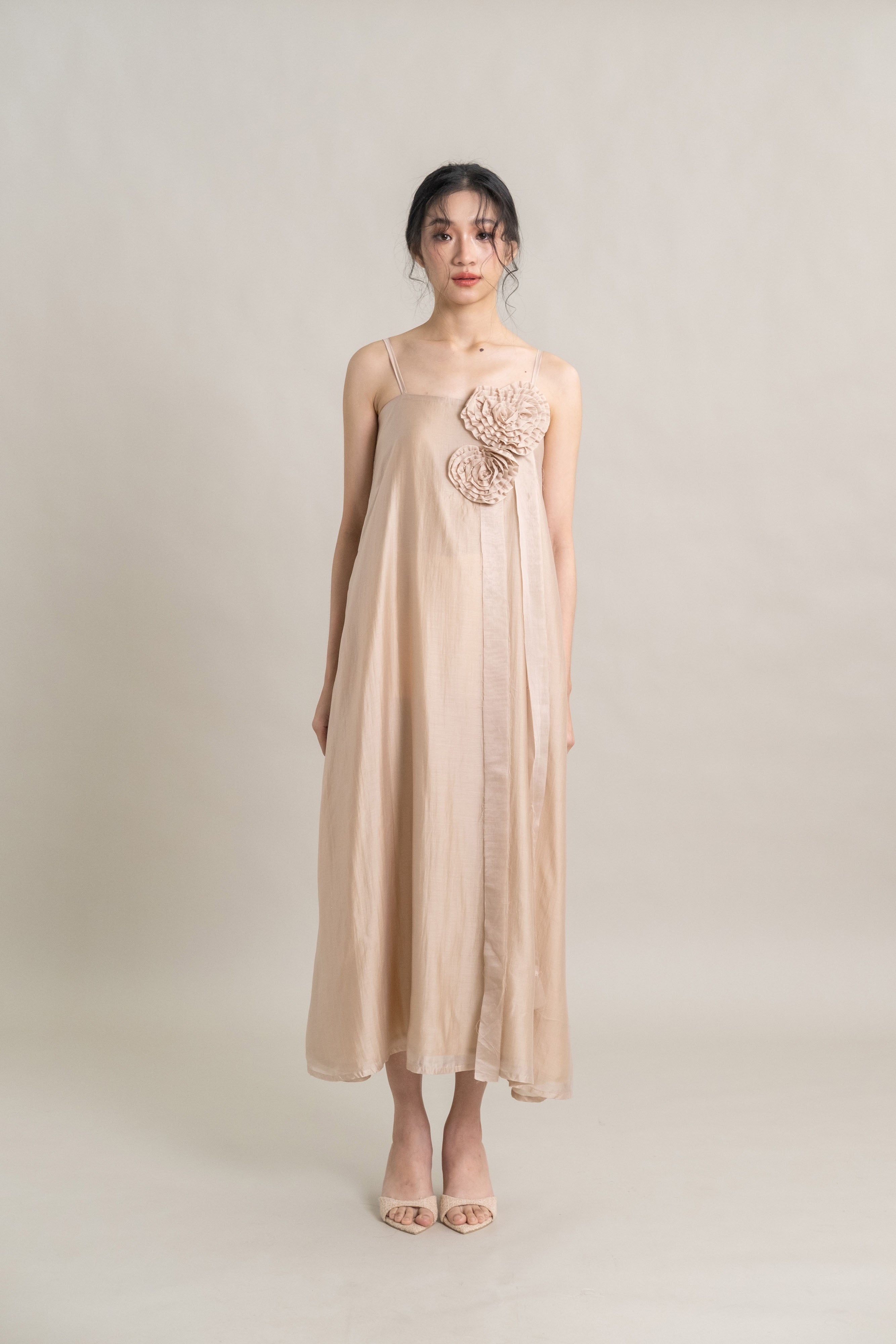 DA Bloom Heart Dress in Beige