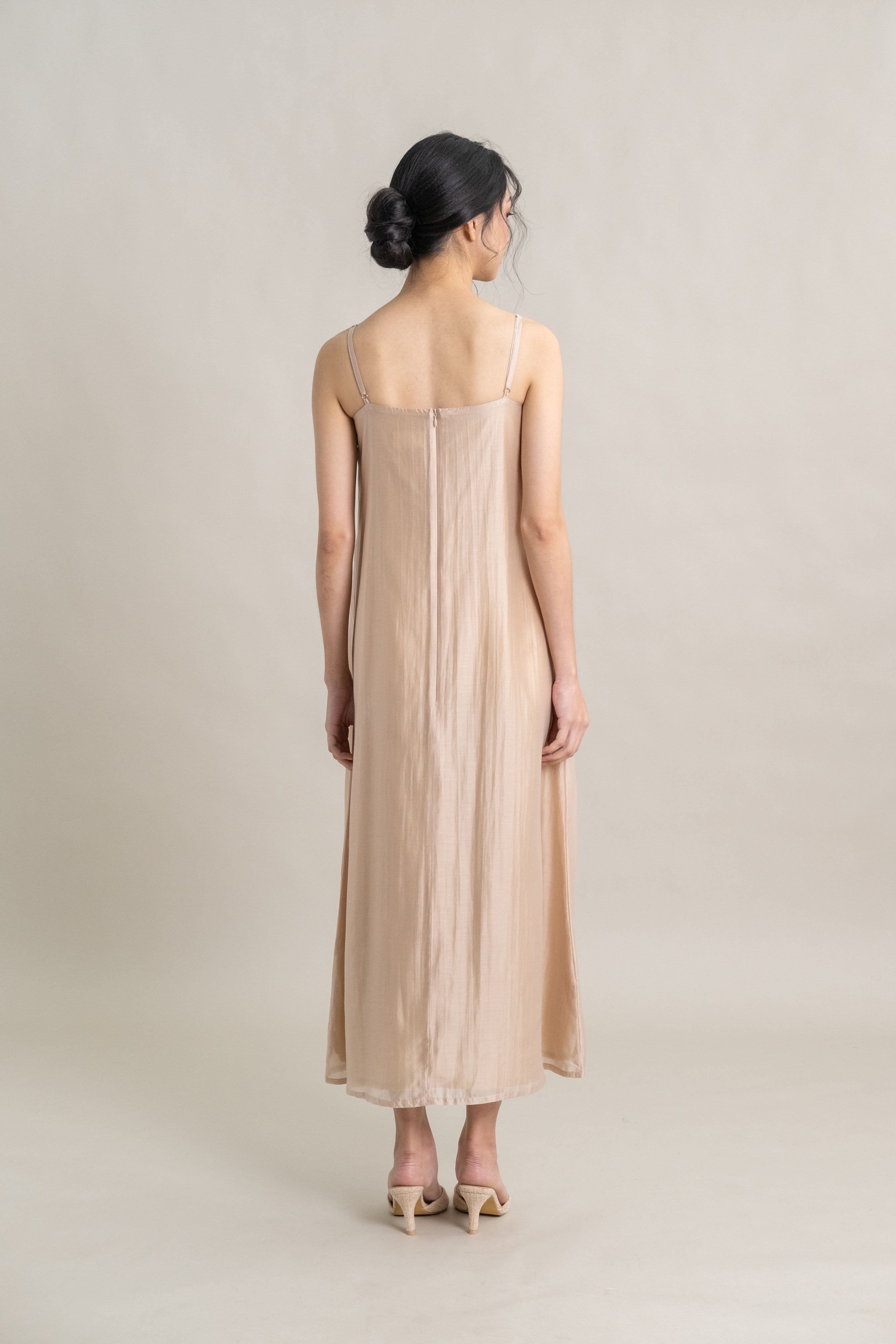 DA Bloom Heart Dress in Beige