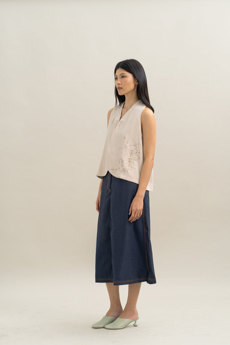 WTP Embroidery Vest in Beige