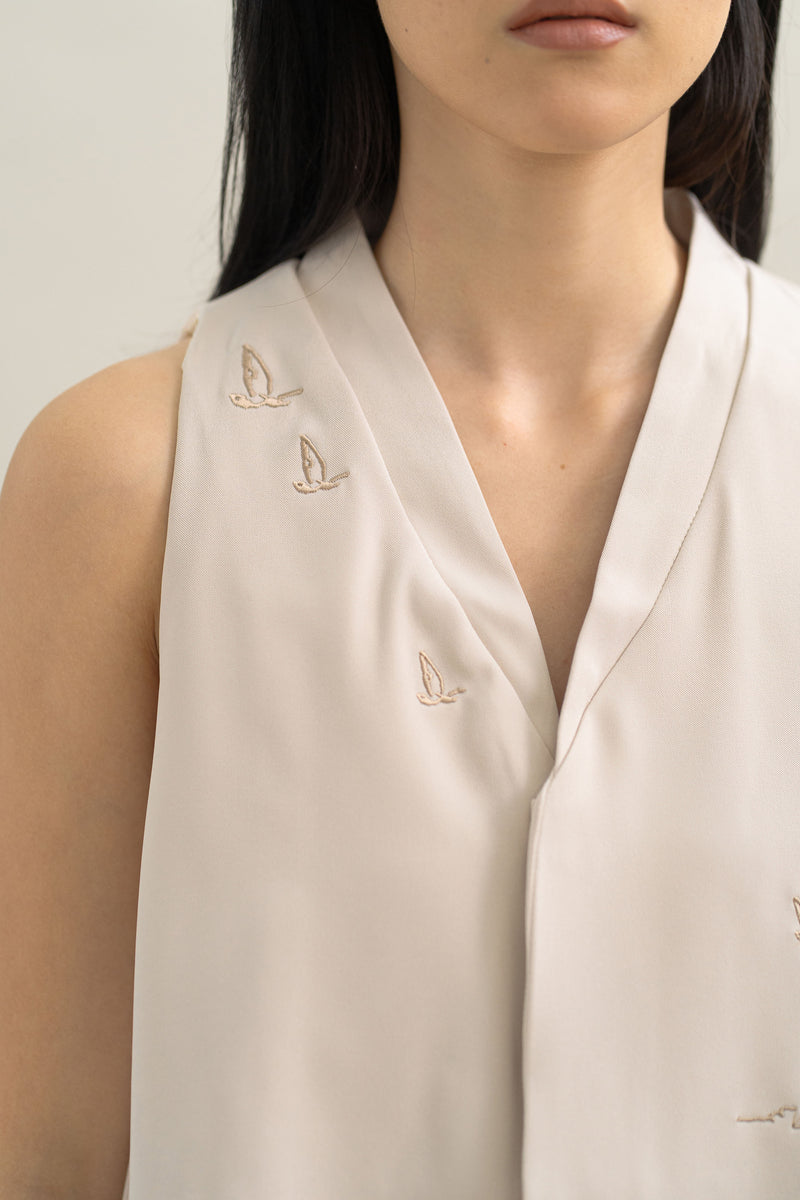 WTP Embroidery Vest in Beige