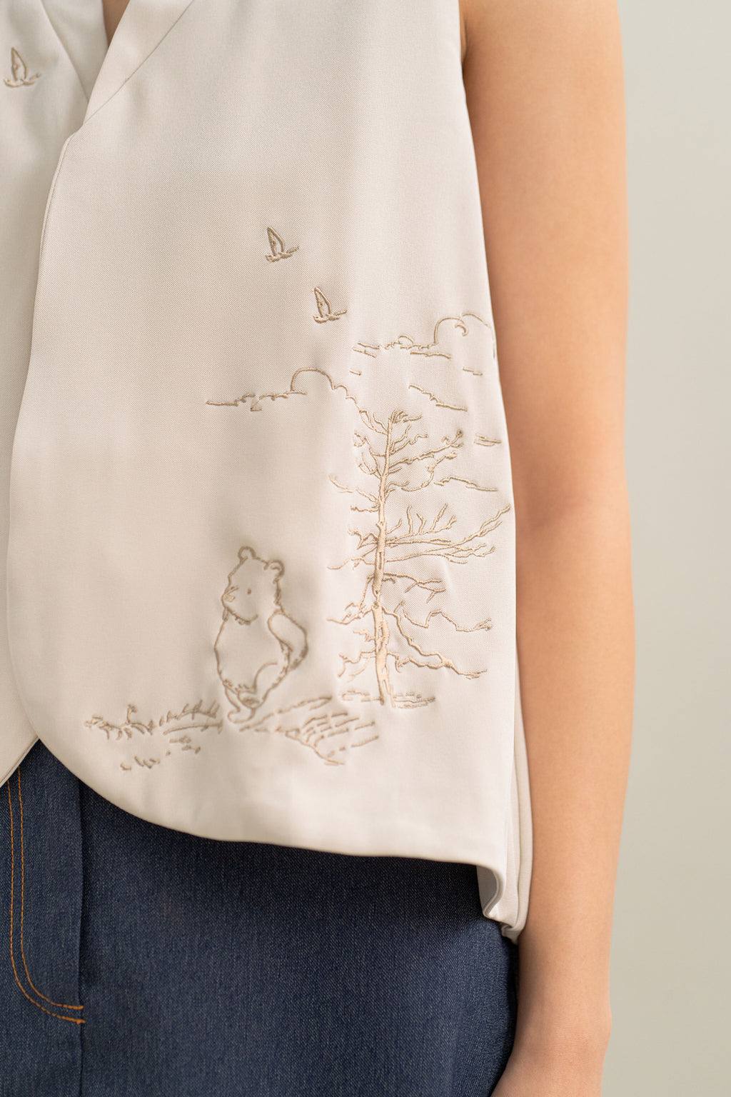 WTP Embroidery Vest in Beige