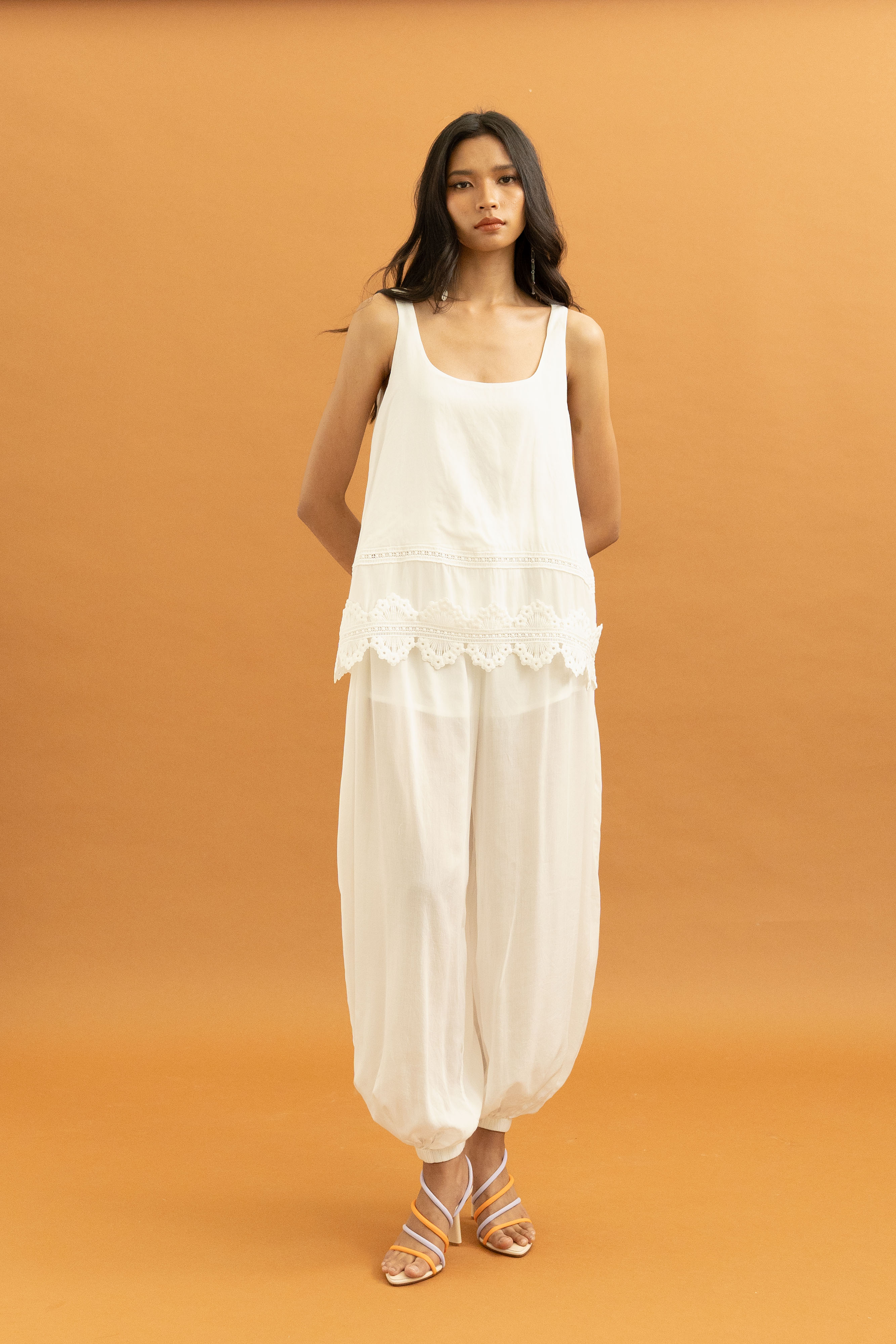 TM Lace Trim Sleeveless Top in Buttermilk