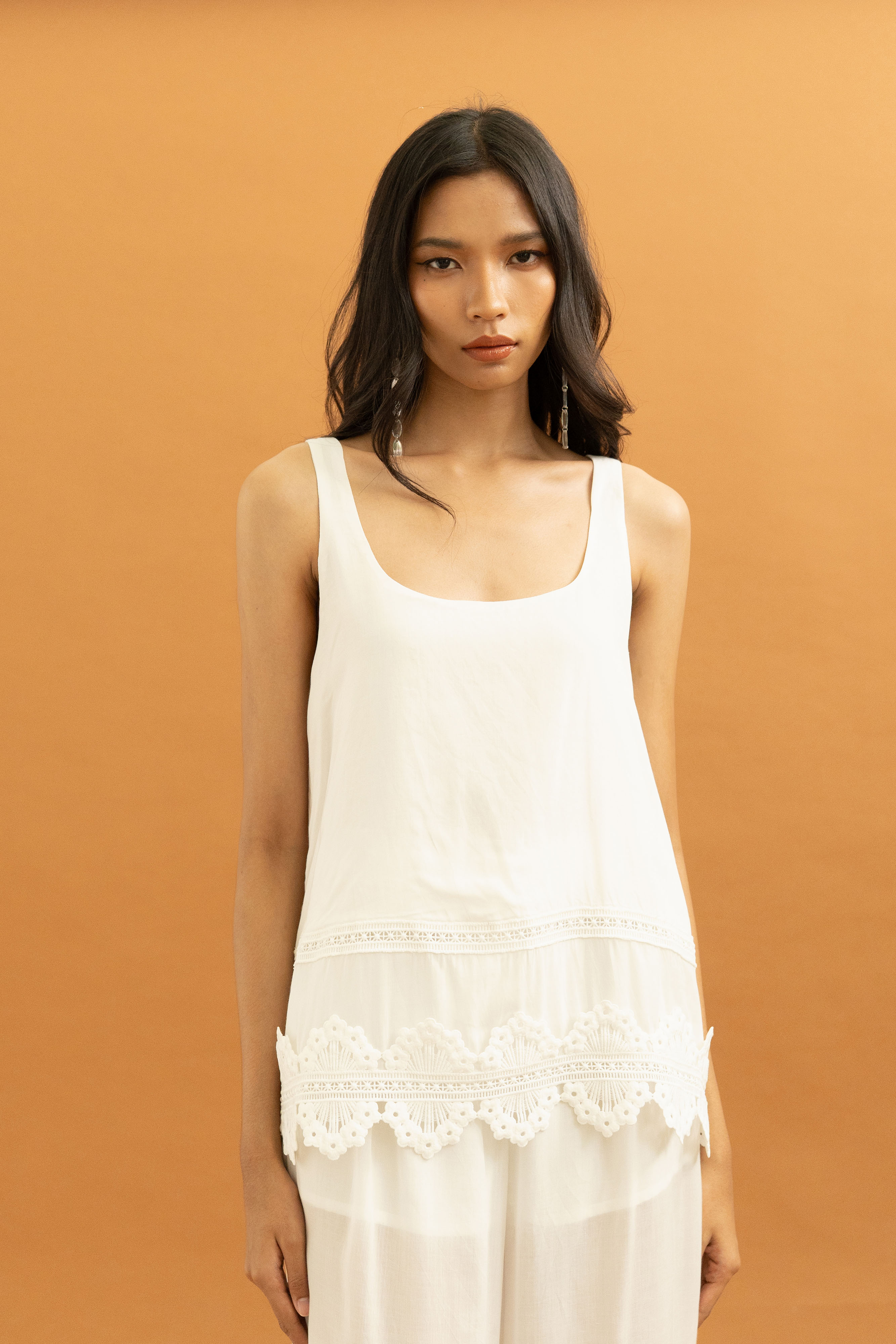 TM Lace Trim Sleeveless Top in Buttermilk