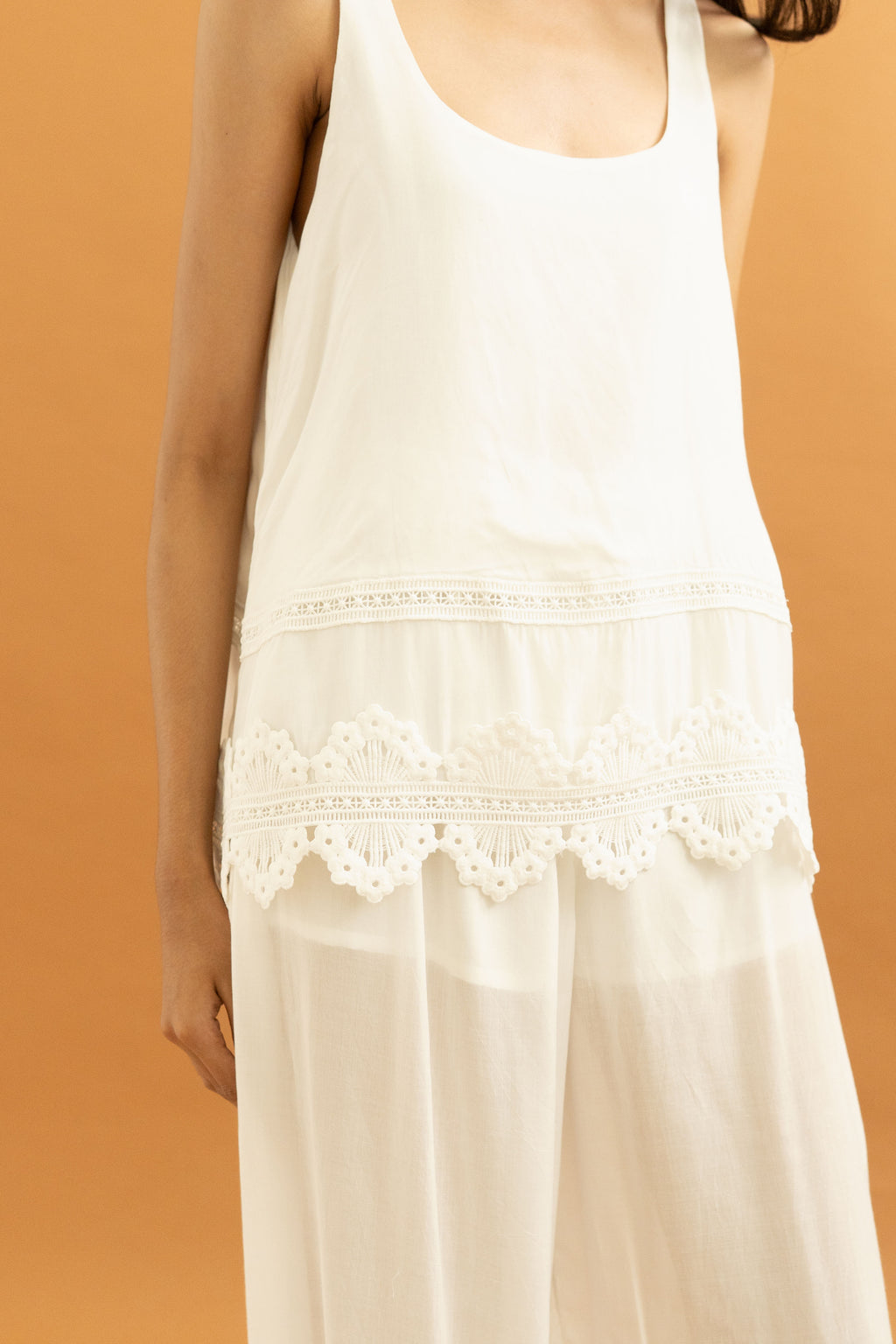 TM Lace Trim Sleeveless Top in Buttermilk