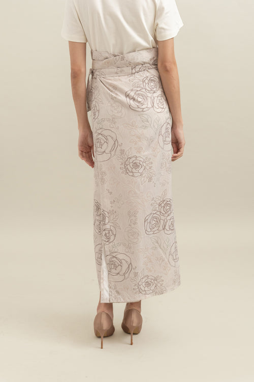 Bouquet Pattern Skirt in Cream