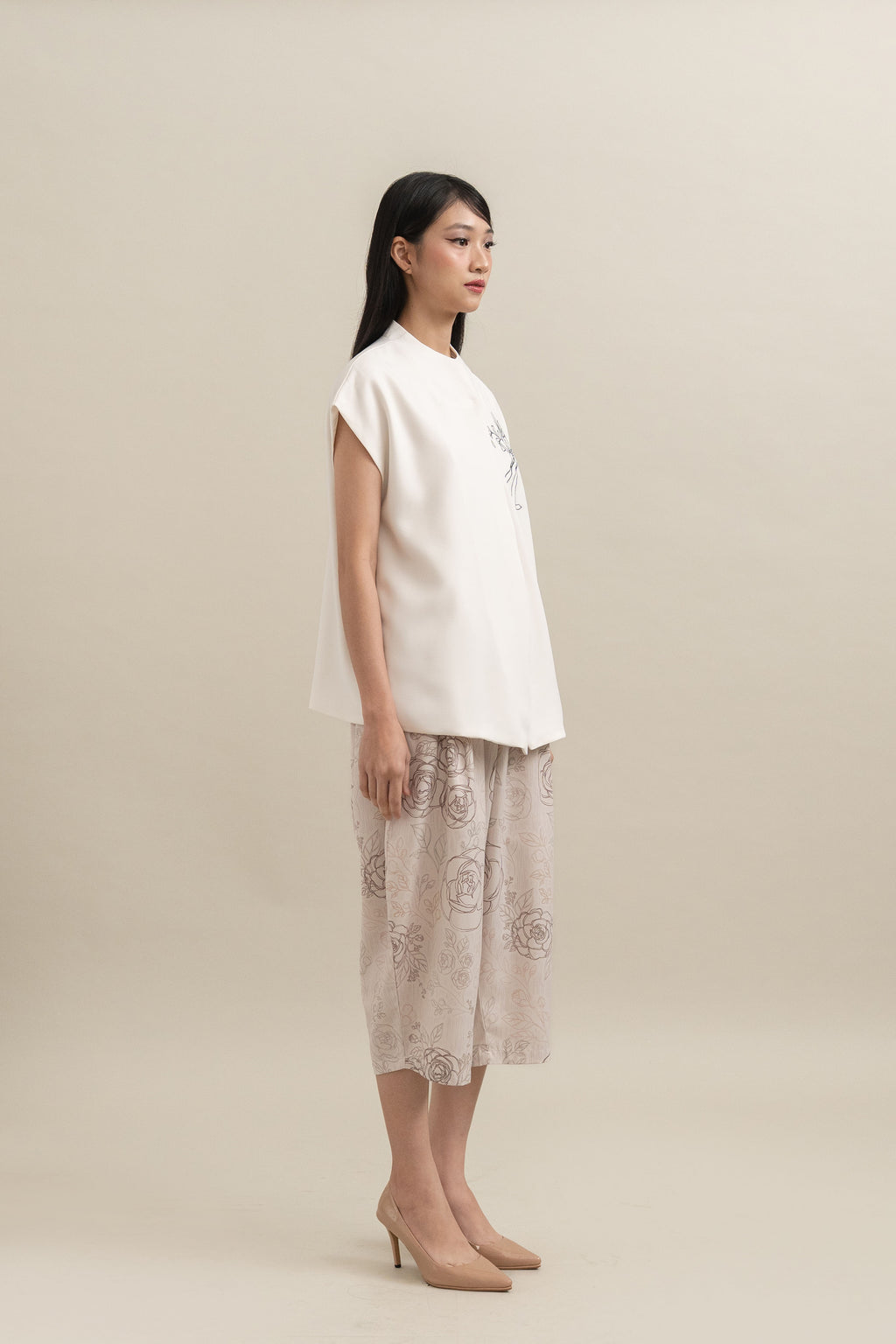 Bouquet Embroidery Vest in Buttermilk