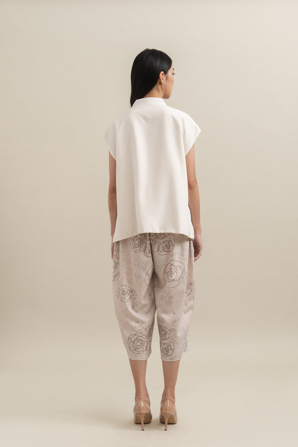 Bouquet Embroidery Vest in Buttermilk