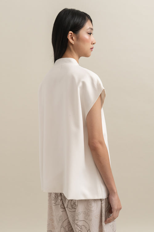 Bouquet Embroidery Vest in Buttermilk