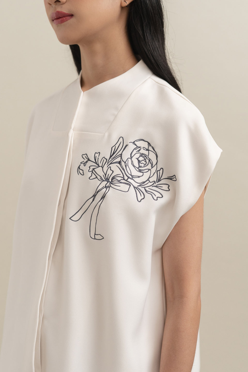 Bouquet Embroidery Vest in Buttermilk