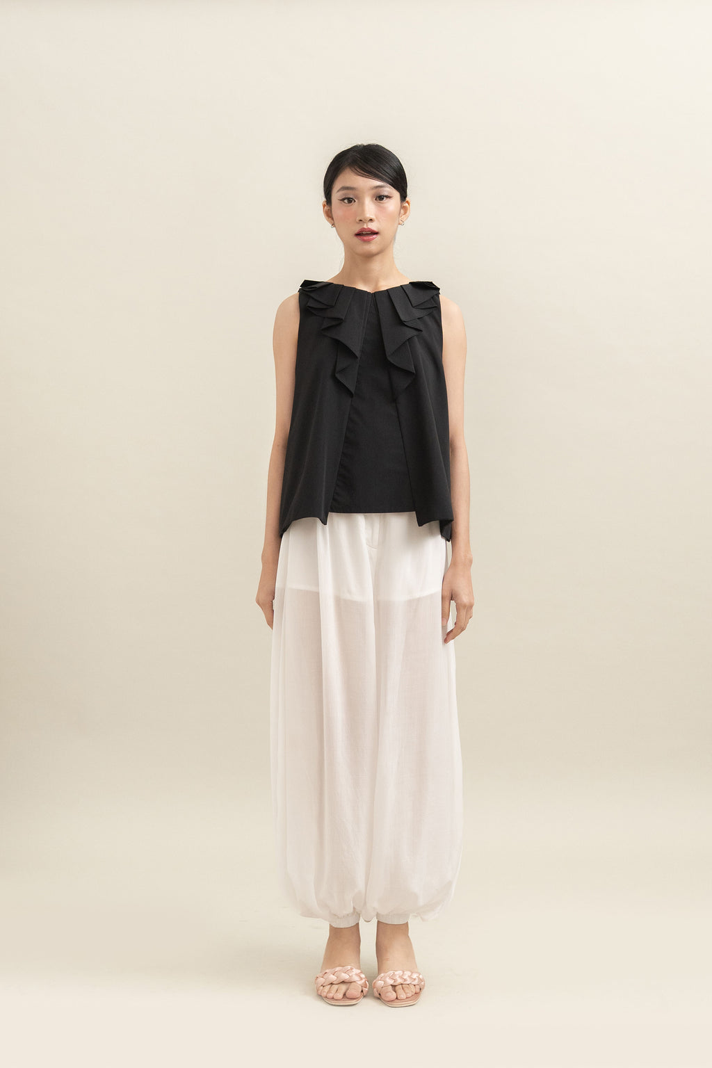 Bouquet Ribbon Sleeveless Top in Licorice
