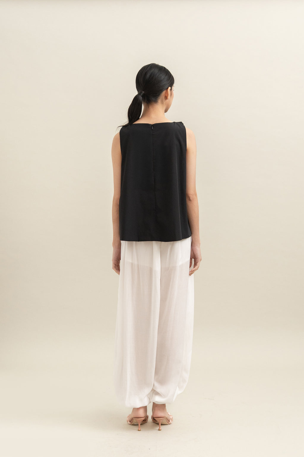 Bouquet Ribbon Sleeveless Top in Licorice