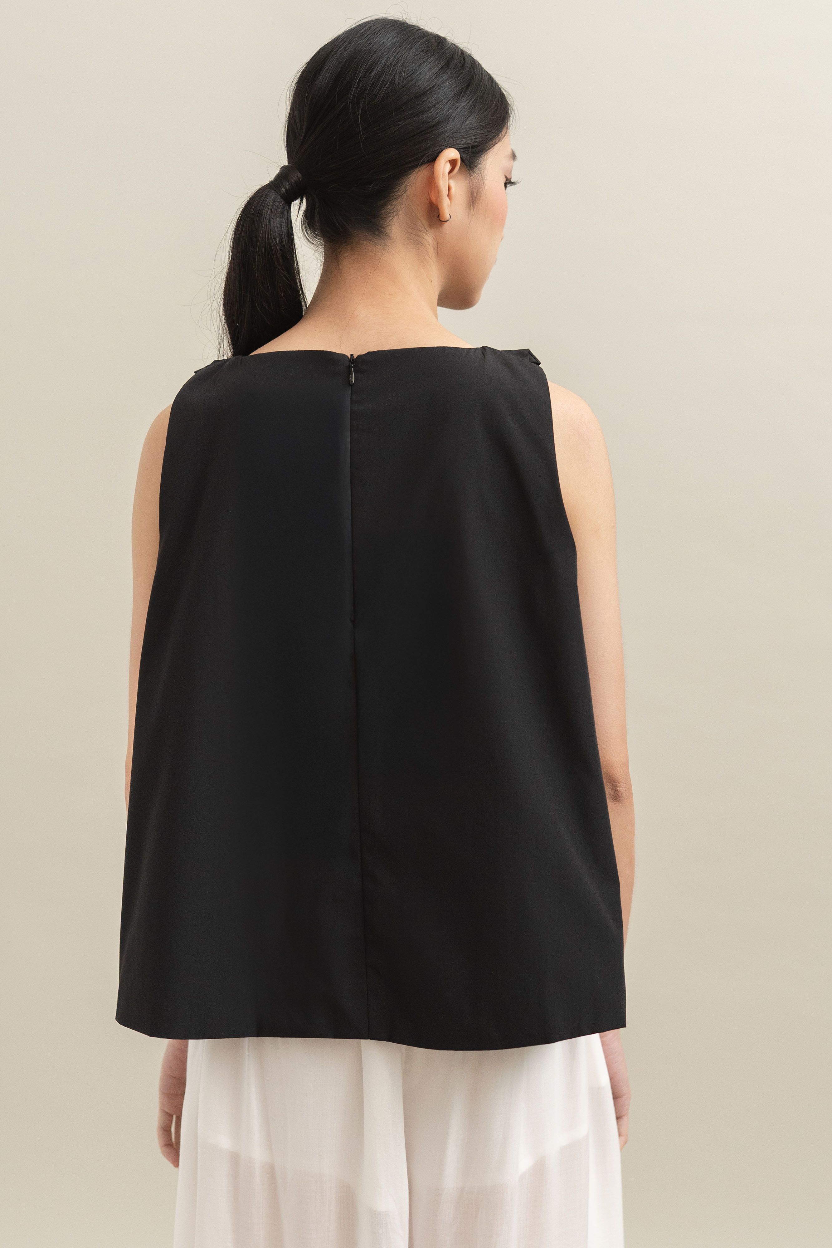 Bouquet Ribbon Sleeveless Top in Licorice