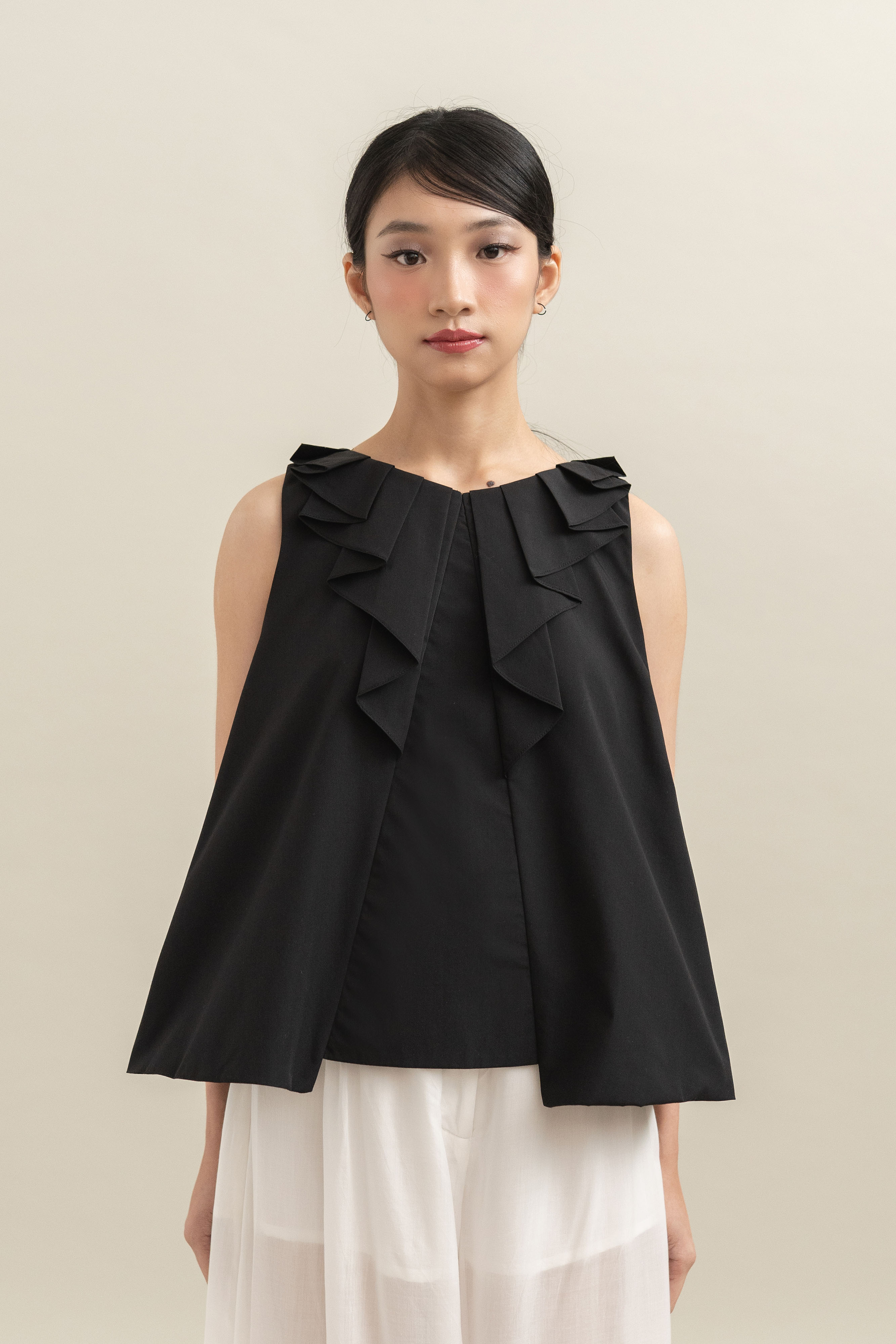 Bouquet Ribbon Sleeveless Top in Licorice
