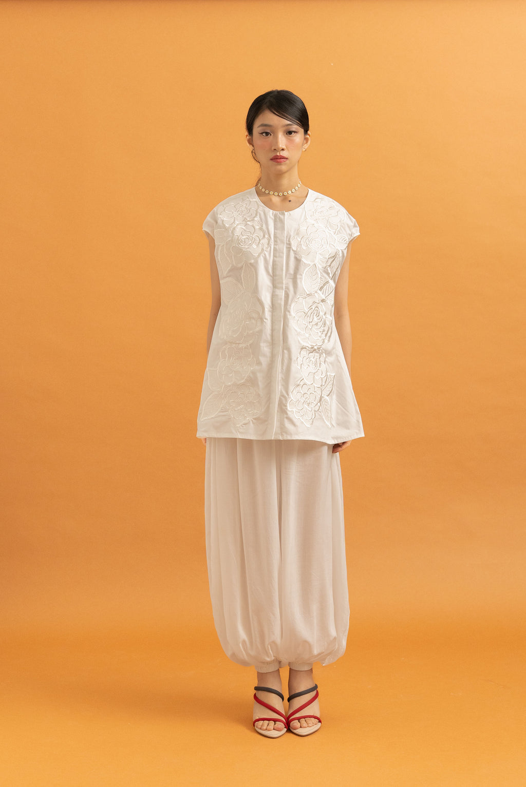 TM Embroidery Full Bloom Top in Buttermilk
