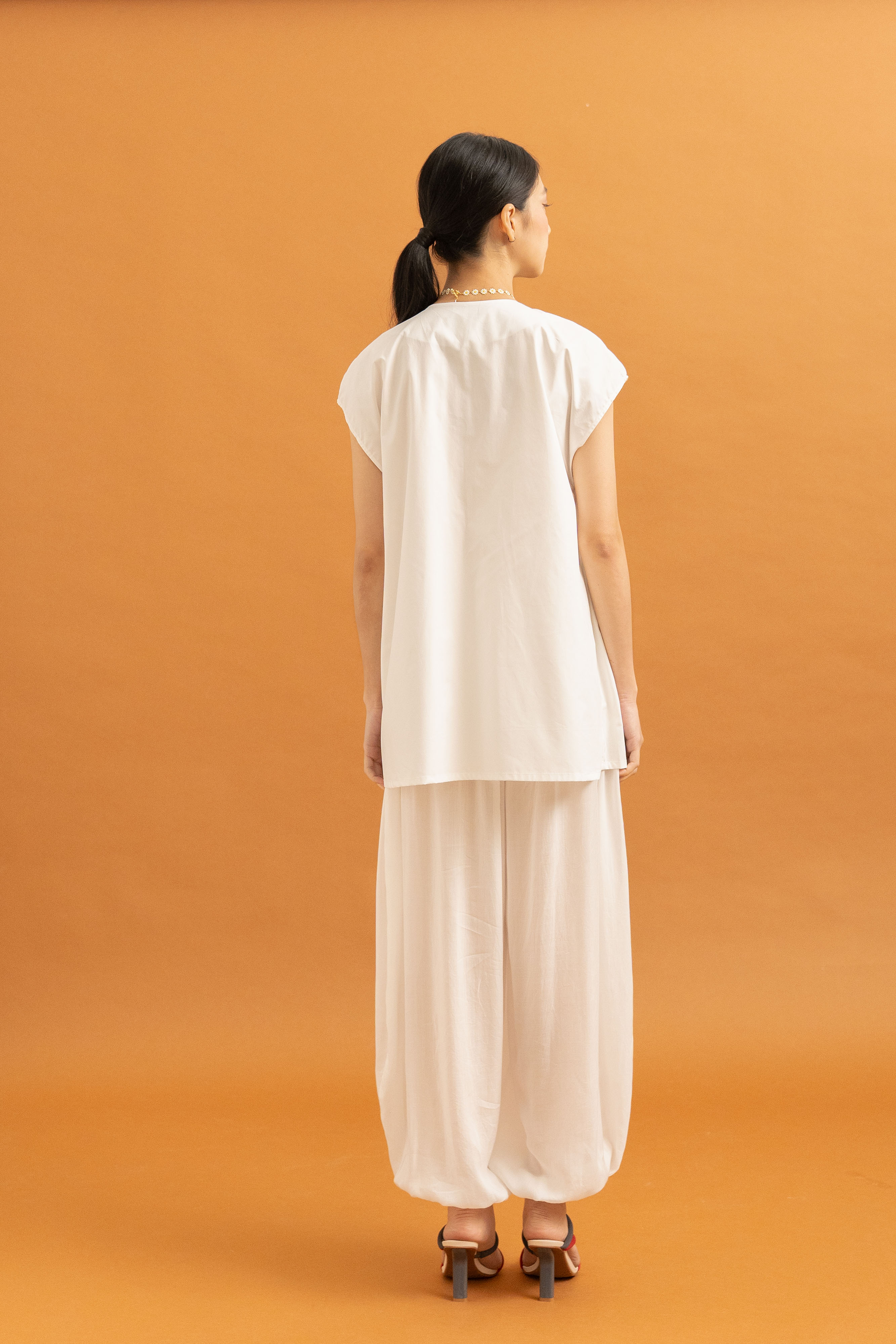 TM Embroidery Full Bloom Top in Buttermilk