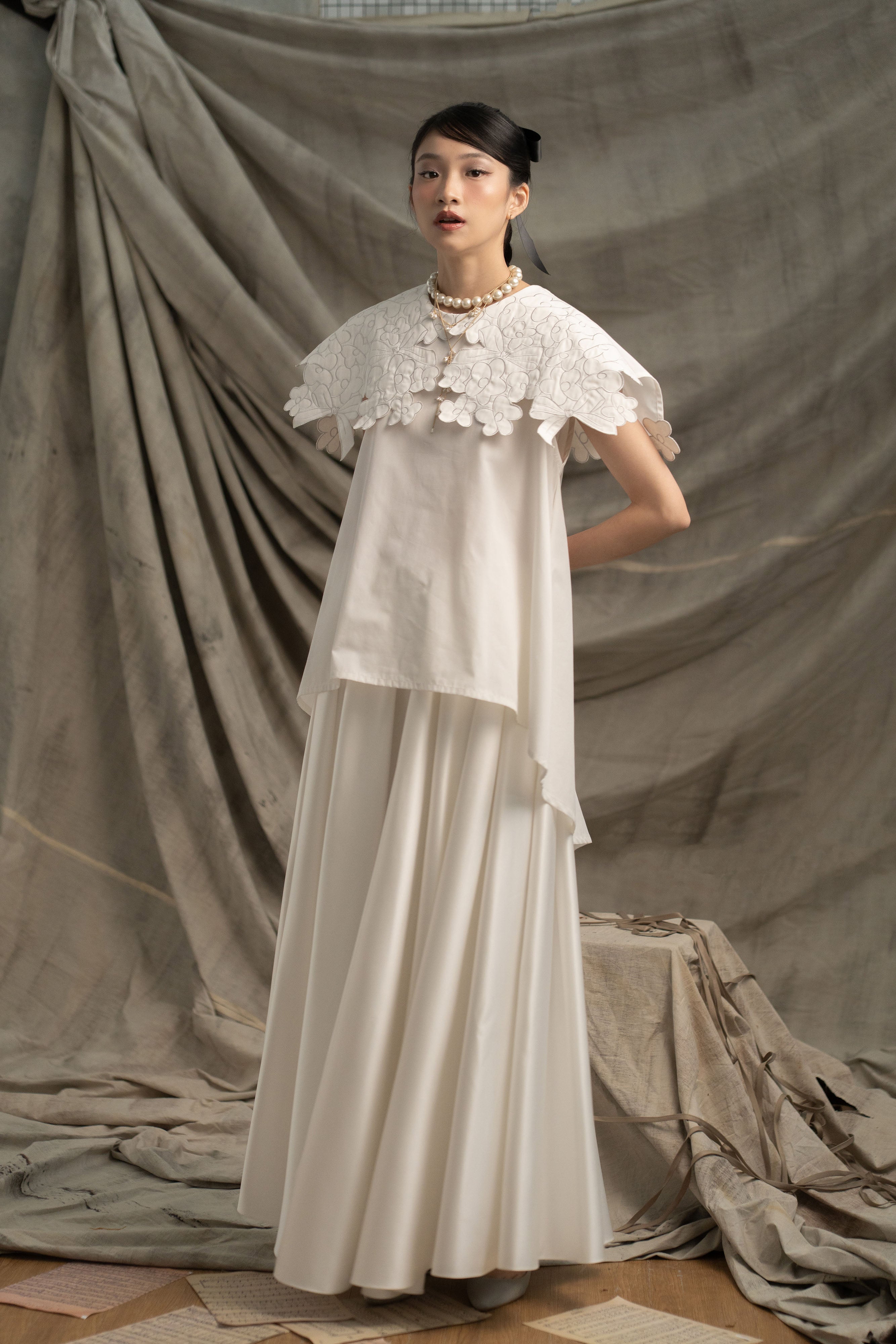 Bouquet Embroidery Collar Shirt in Buttermilk